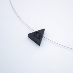 17384 Triangle Eye Azabache Spacer