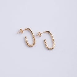 17949 Arete Oval Texturizado en Oro 35x20mm