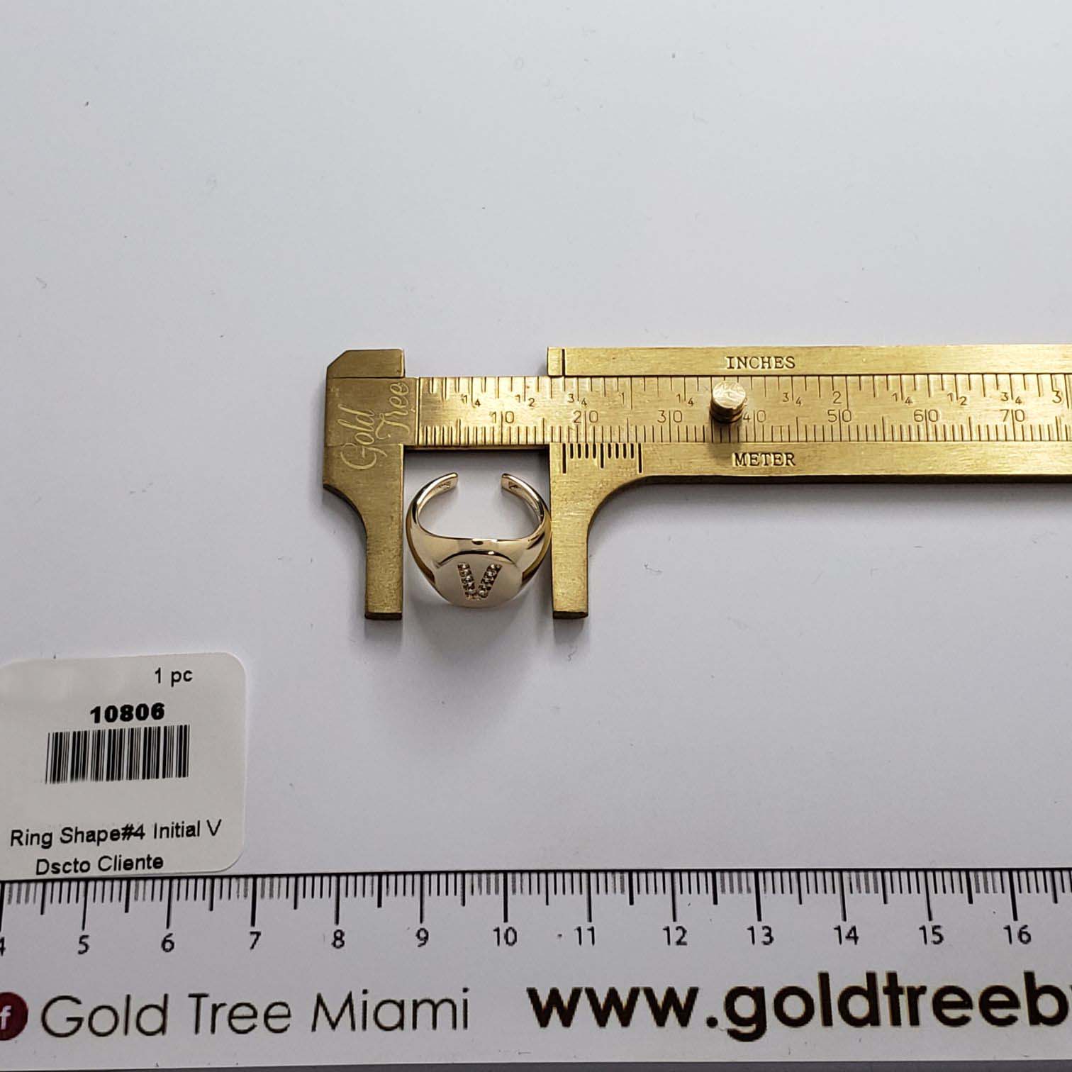 10806 Gold Ring Initial V