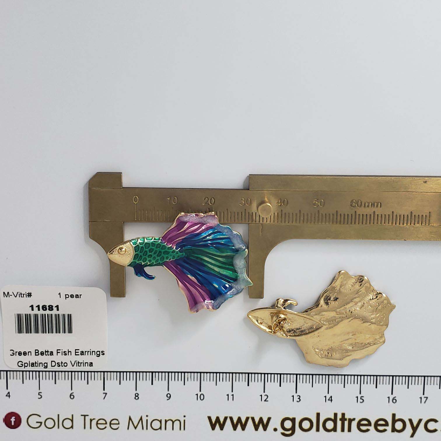 11681 Green Betta Fish Earrings