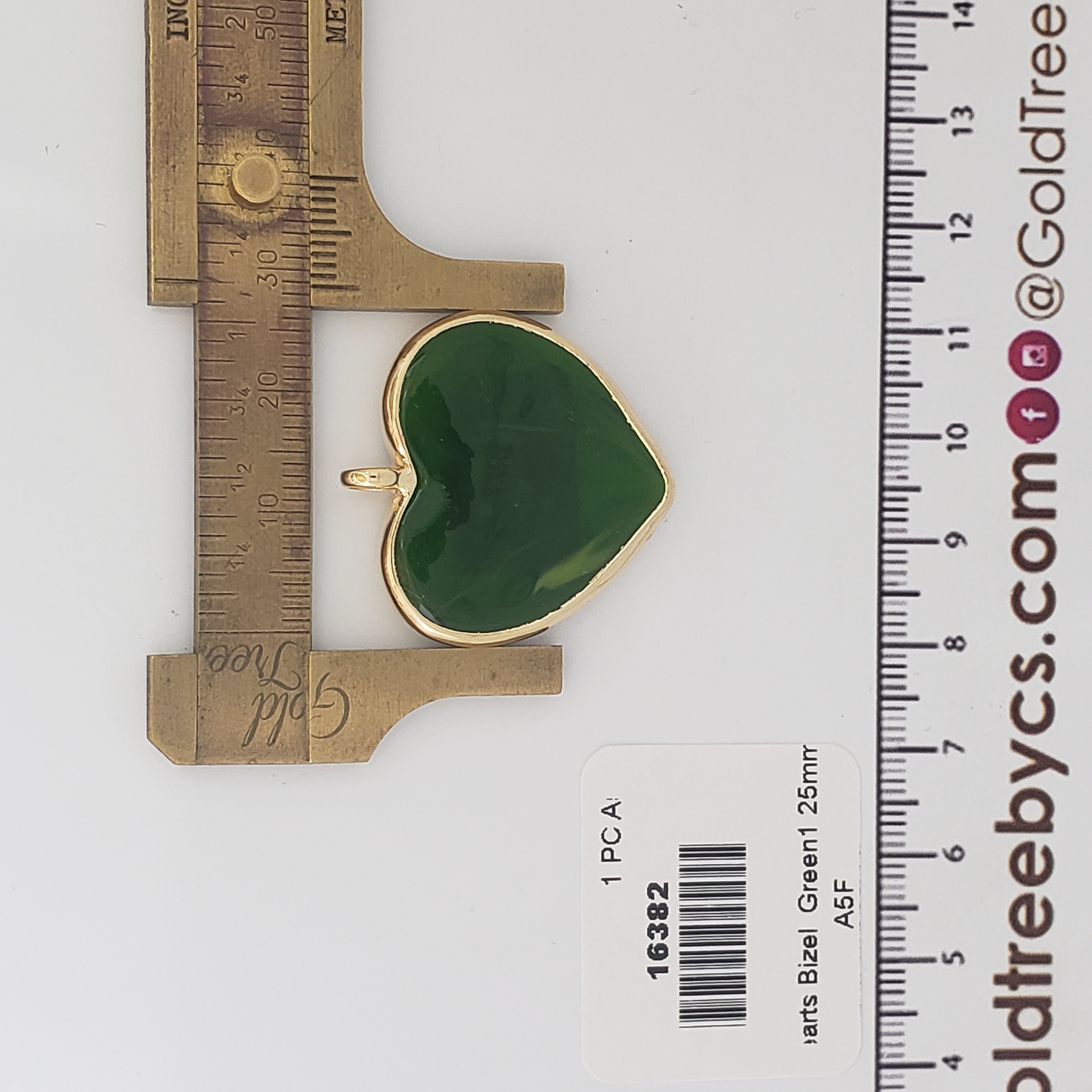 16382 Green Heart Bizel Pendant