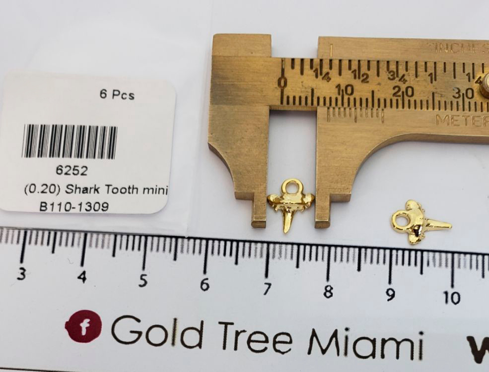 6252 Gold Mini Shark Tooth