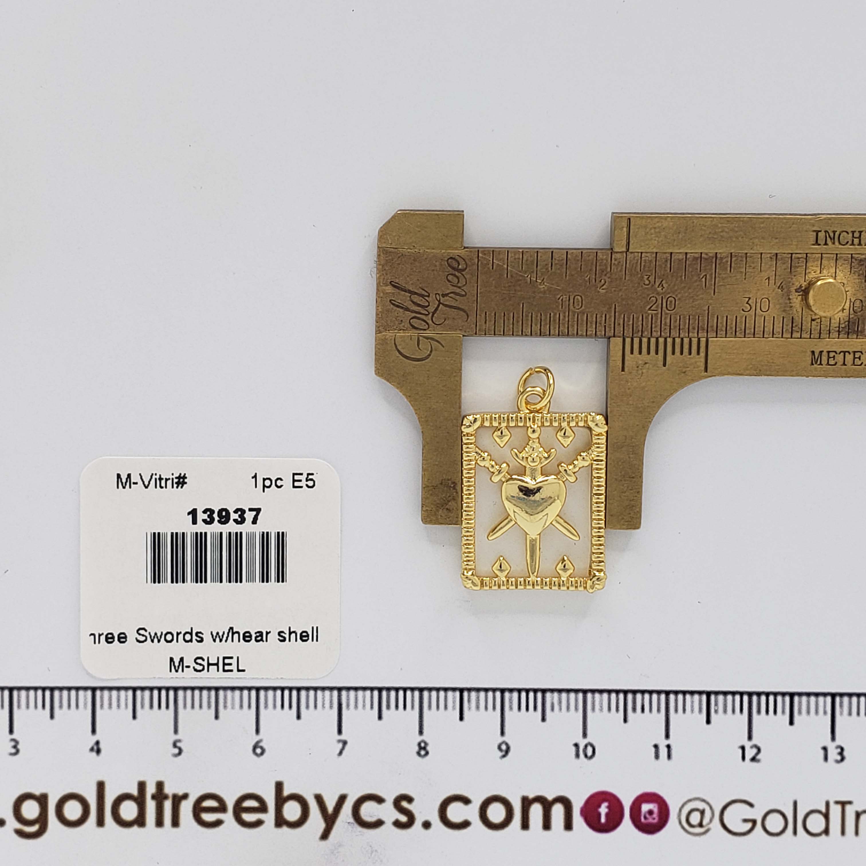 13937 Three Swords with Hear Shell Pendant