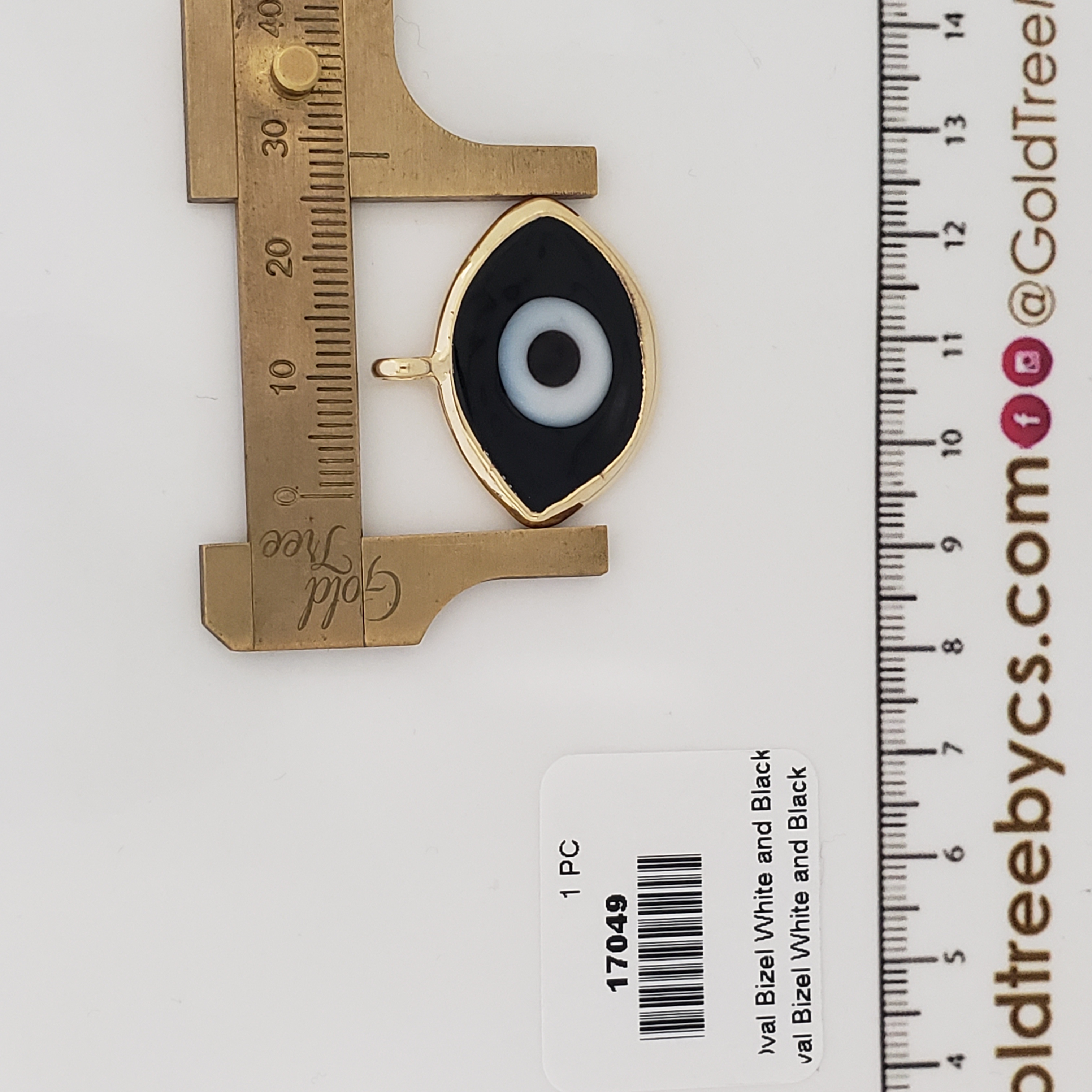 17049 White and Black Eye Oval Bizel Pendant