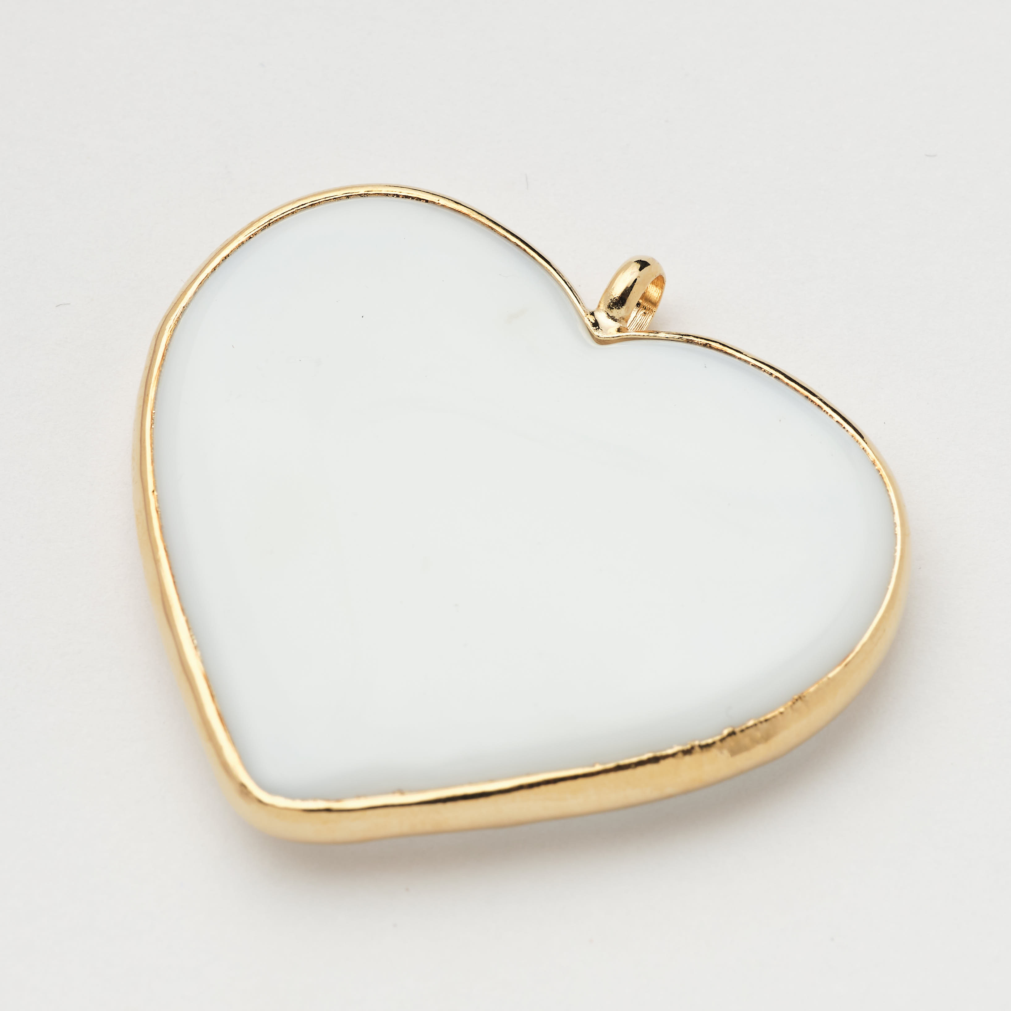 12155 Large White Bizel Heart Pendant 40mm