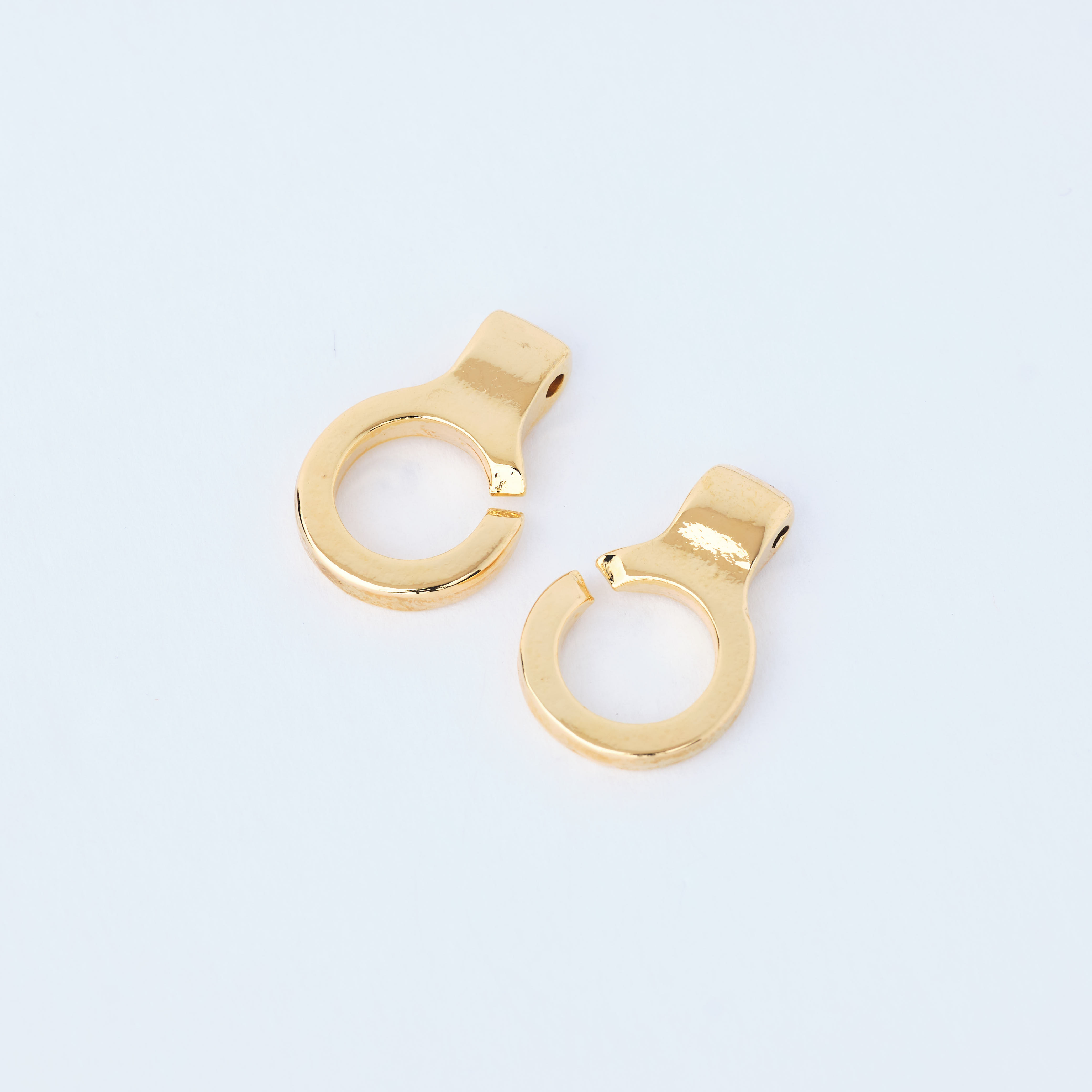 14094 Open Handcuff Charm