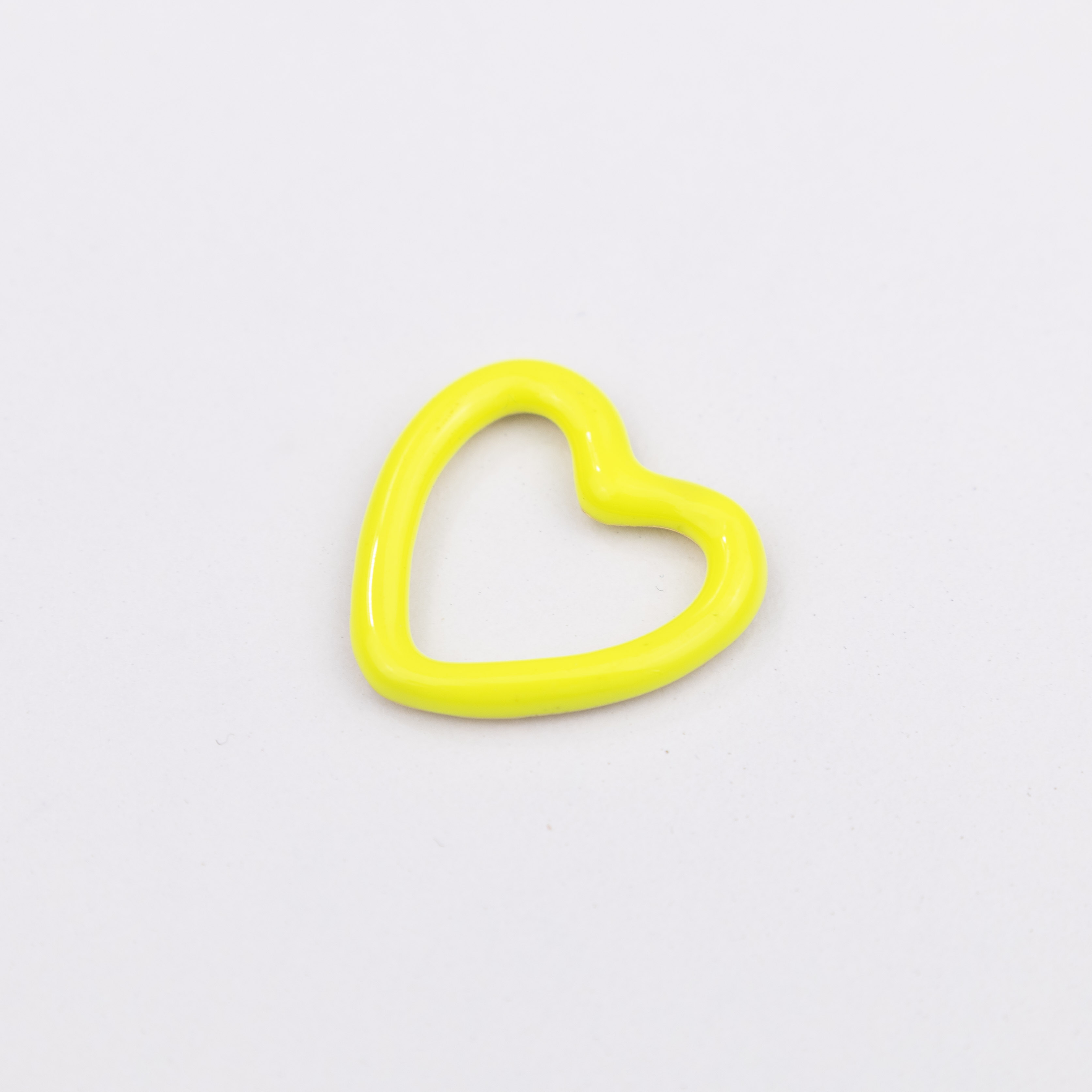 15415 Yellow Heart Enamel