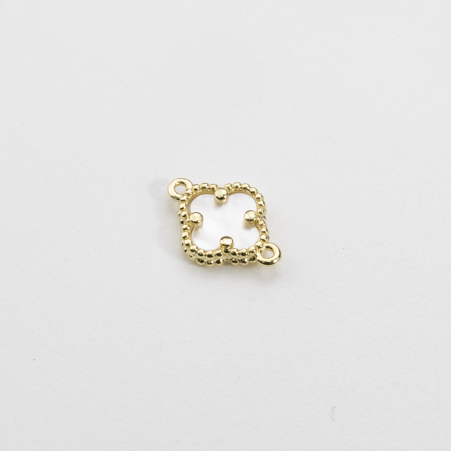 18734 Gold Shell Clover Charm Connector