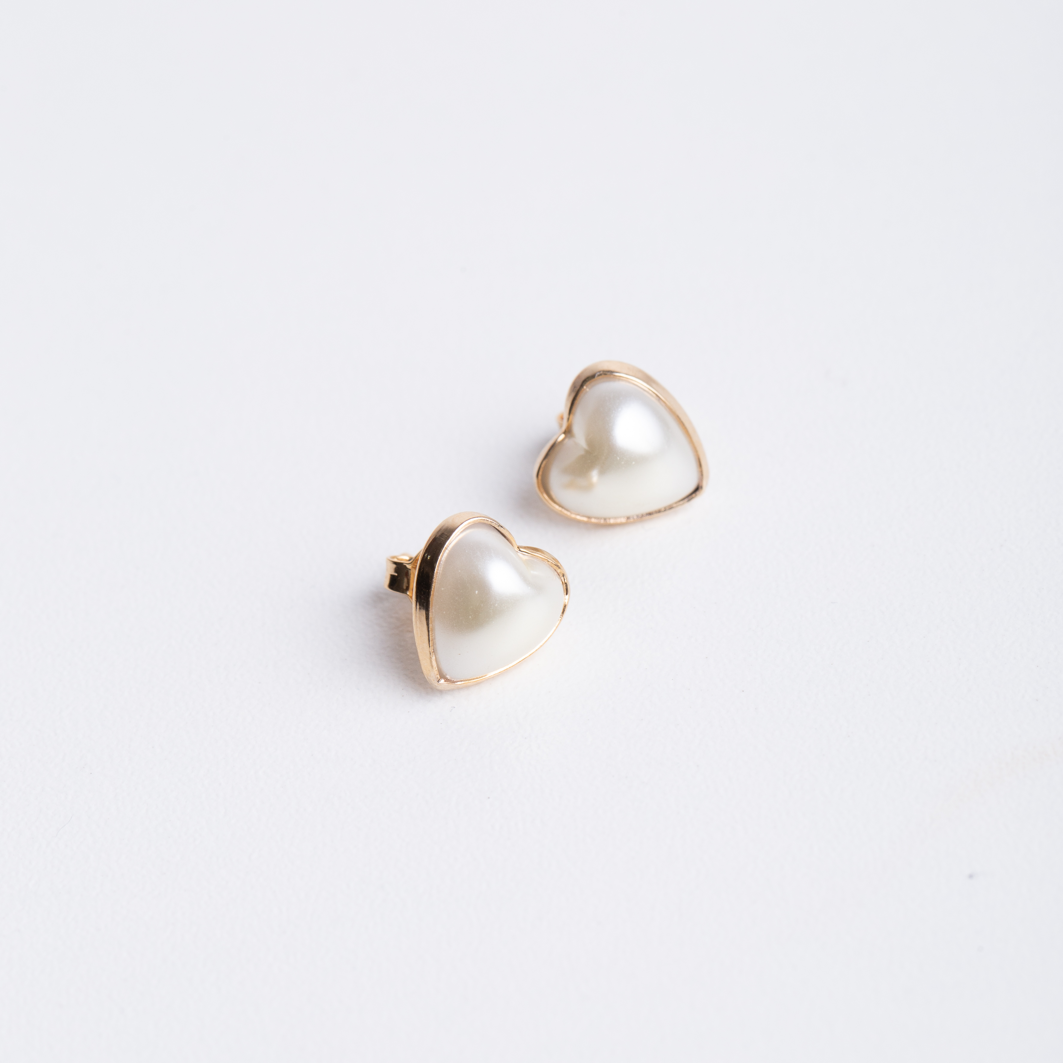 20861 Heart Earrings with Pearl Effect and Gold 11mm