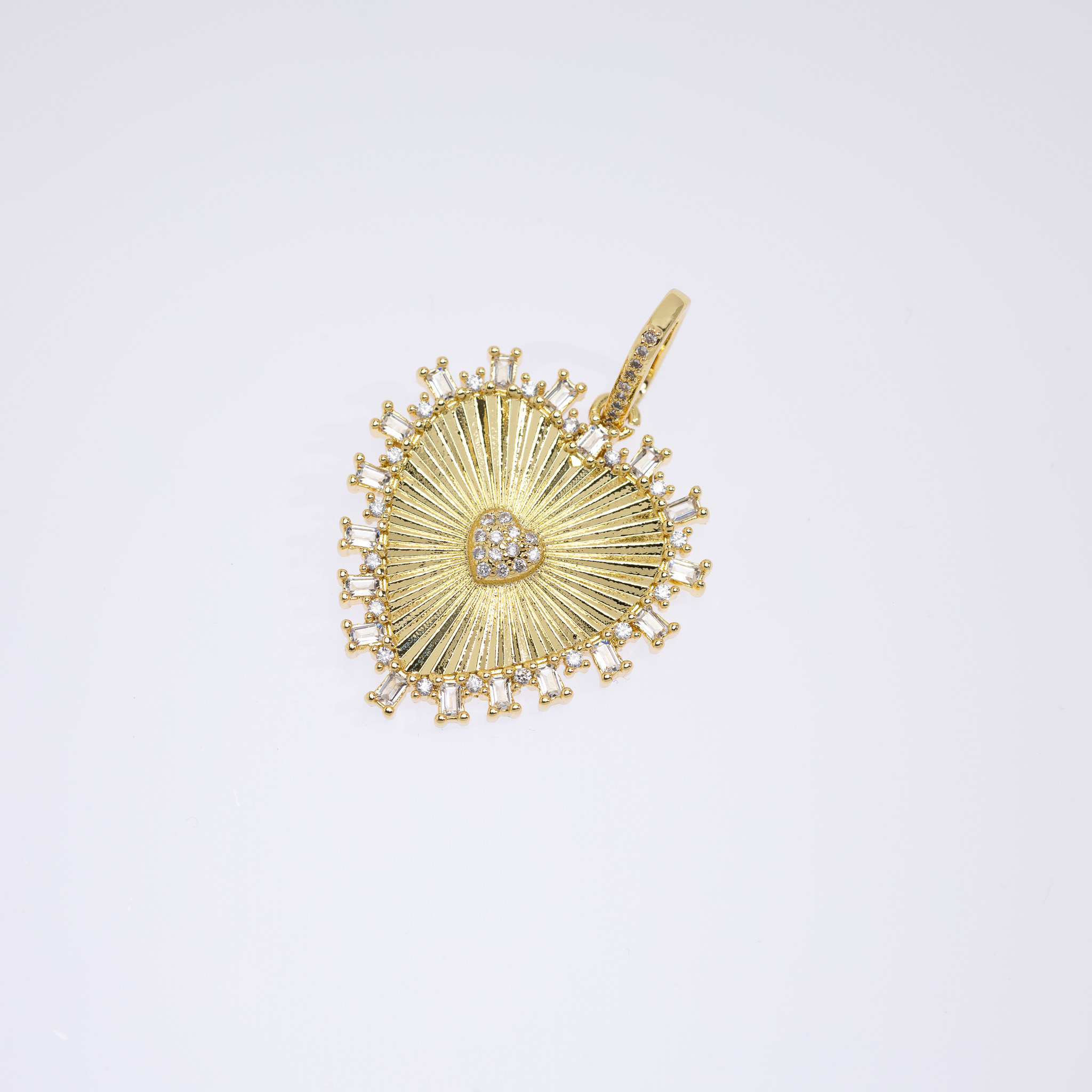 20612 Dije de Corazón Radiante de Oro con Cristal