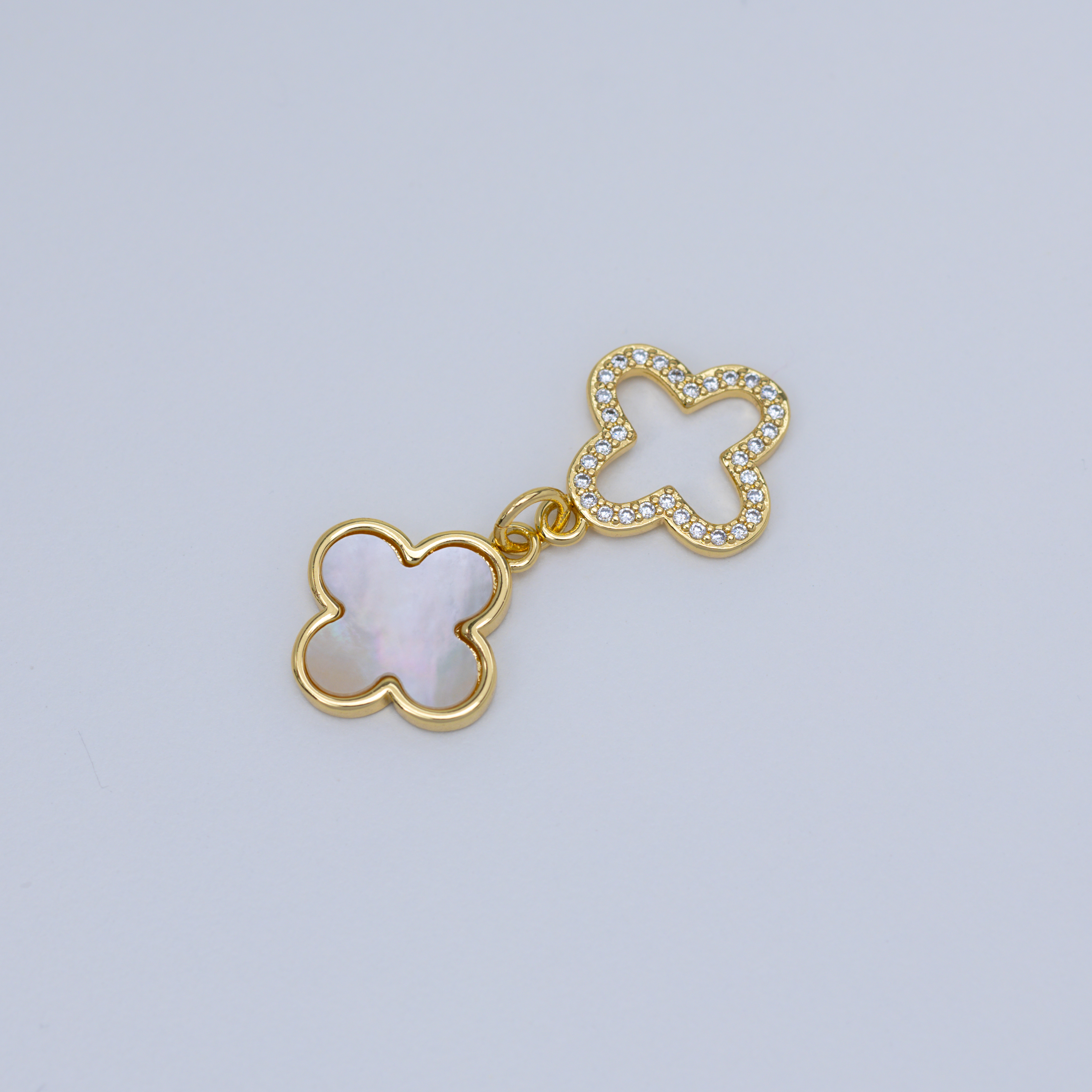 19985 Double Clover Pendant in Shell and Zirconia
