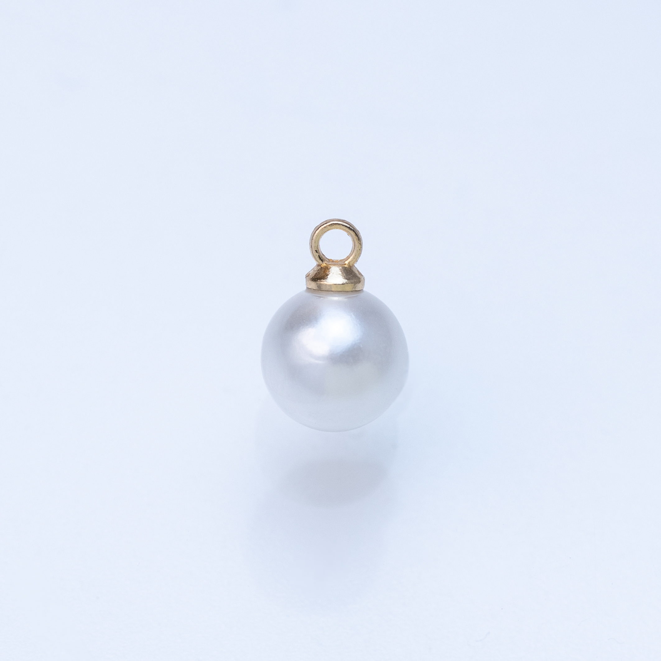 20404 Pearl Charm with Gold Bail 8mm