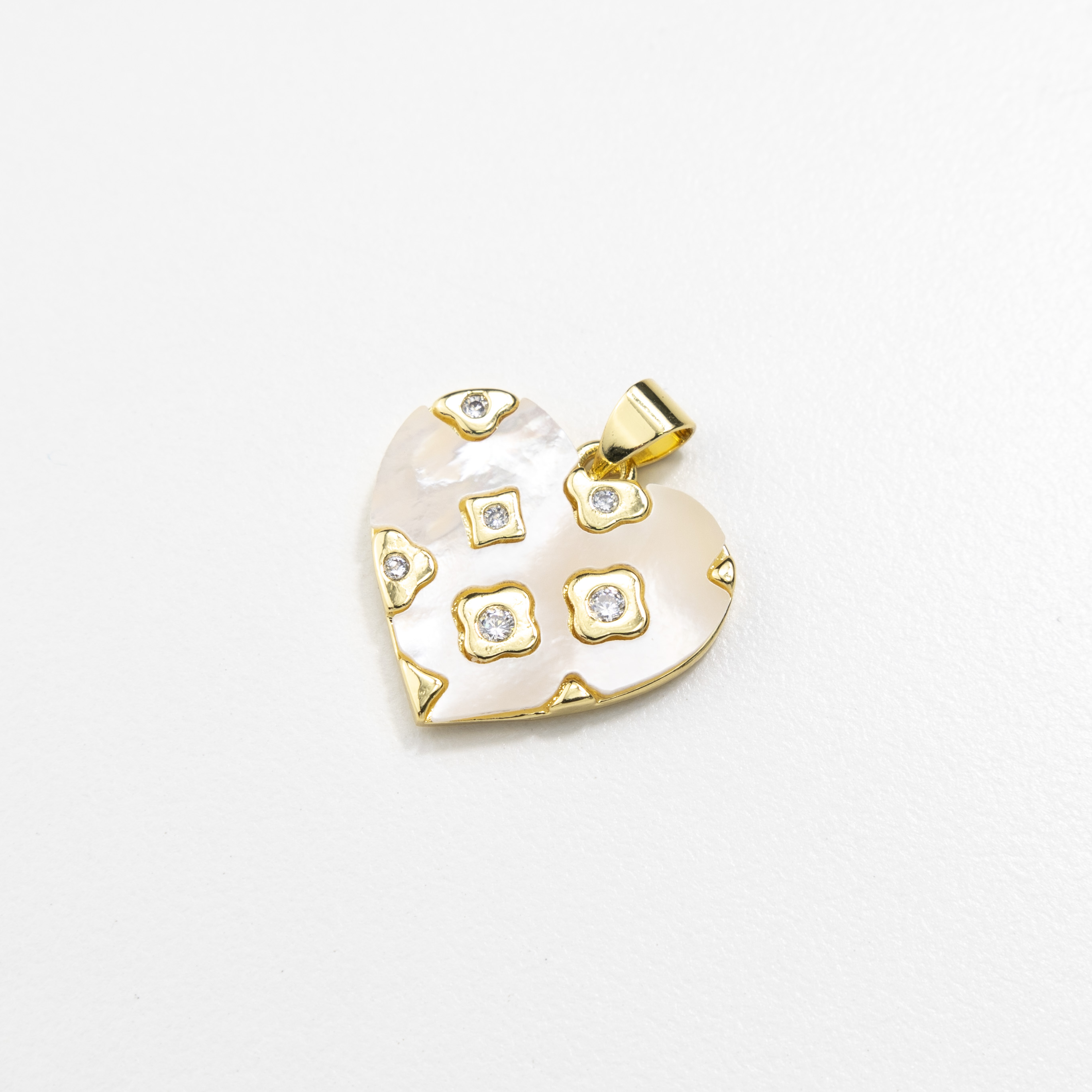 18632 Heart Pendant with Mother of Pearl and Crystal 