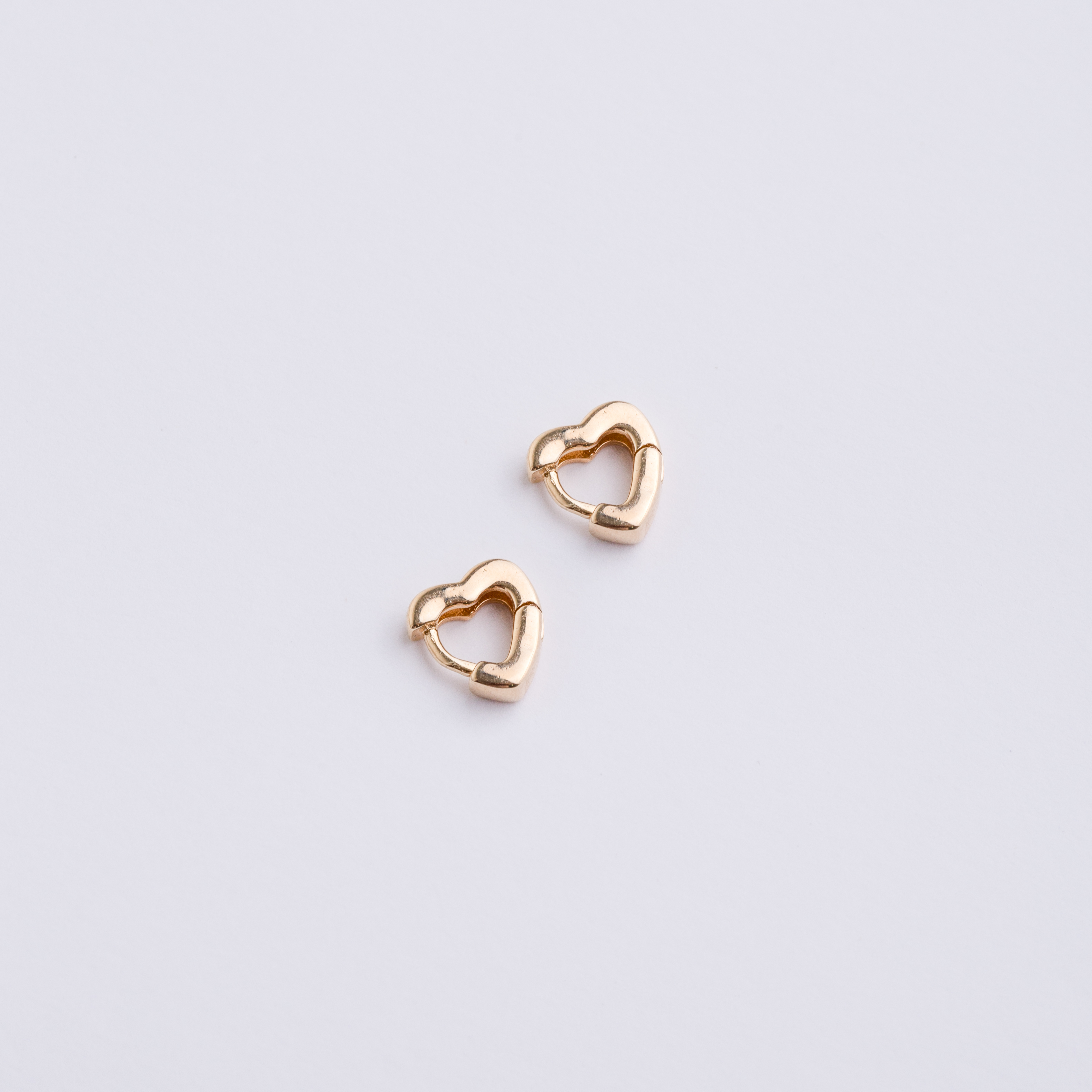 18326 Pendiente de Corazón Dorado de 10x3mm