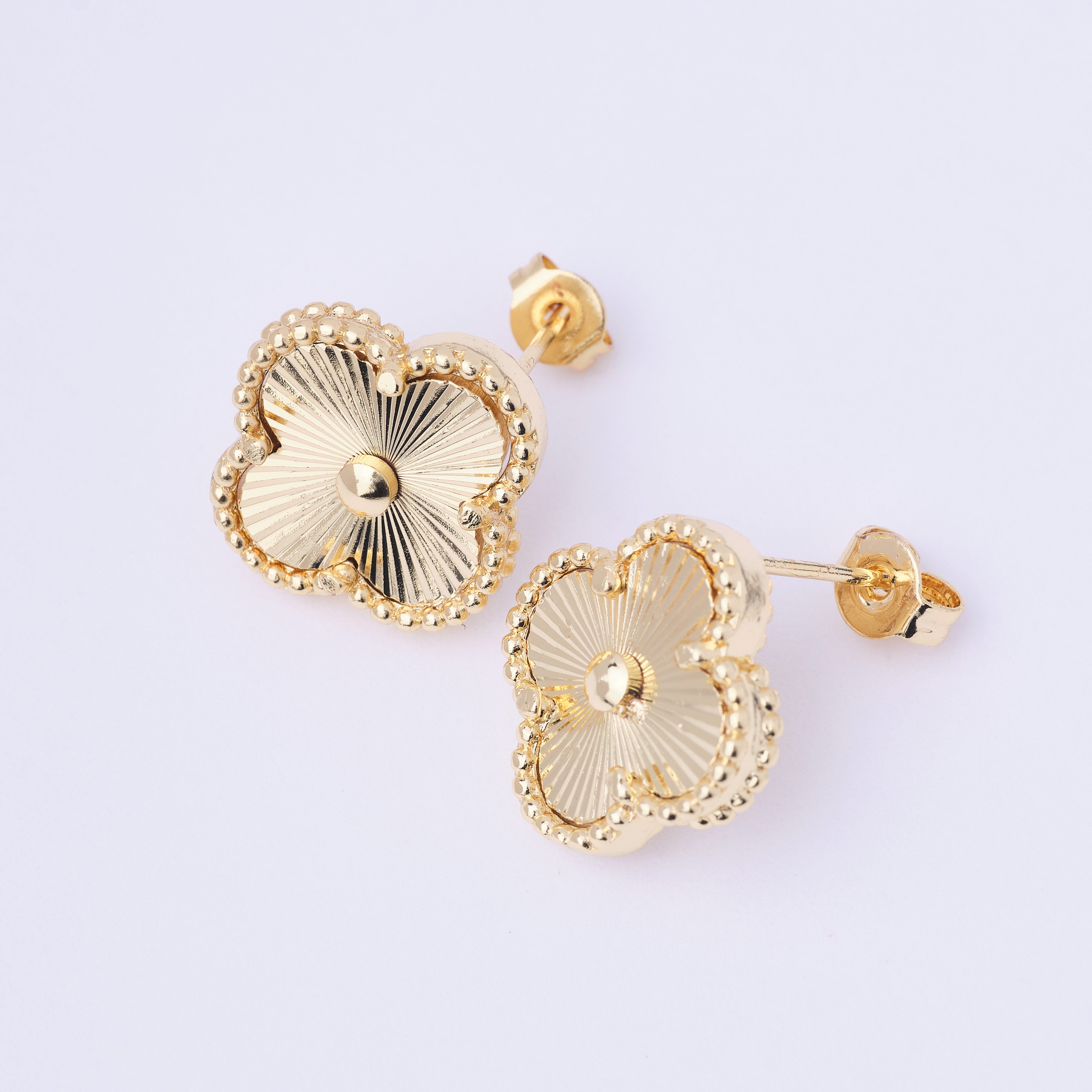 18800 Radiant Clover Stud Earrings