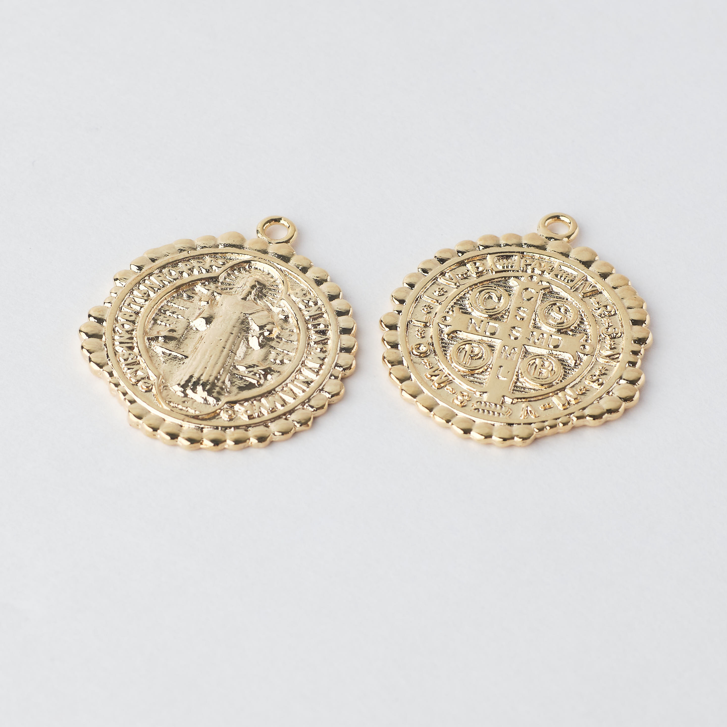 21196 Round Gold Saint Benedict Pendant