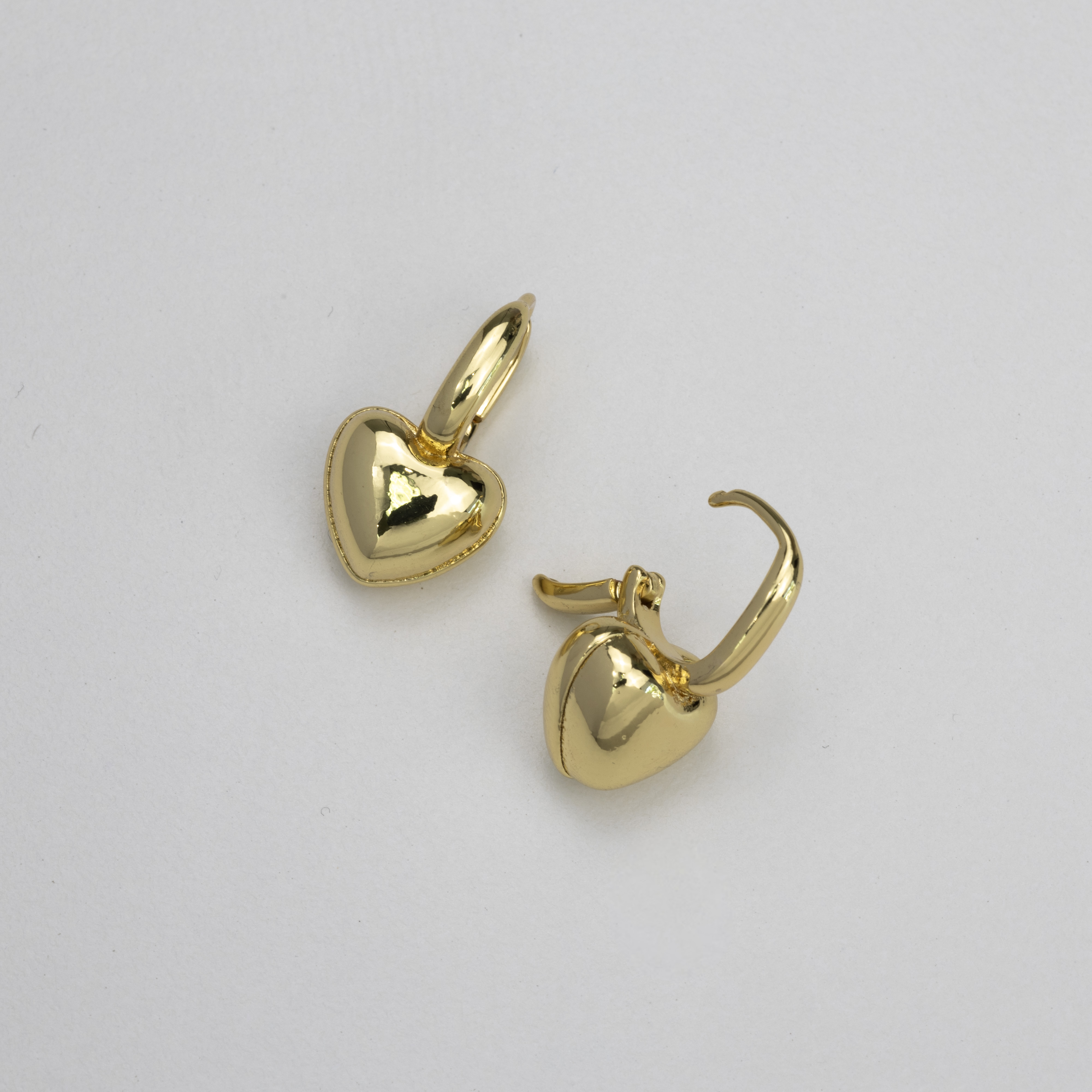 19248 Gold Heart Earrings Hoops