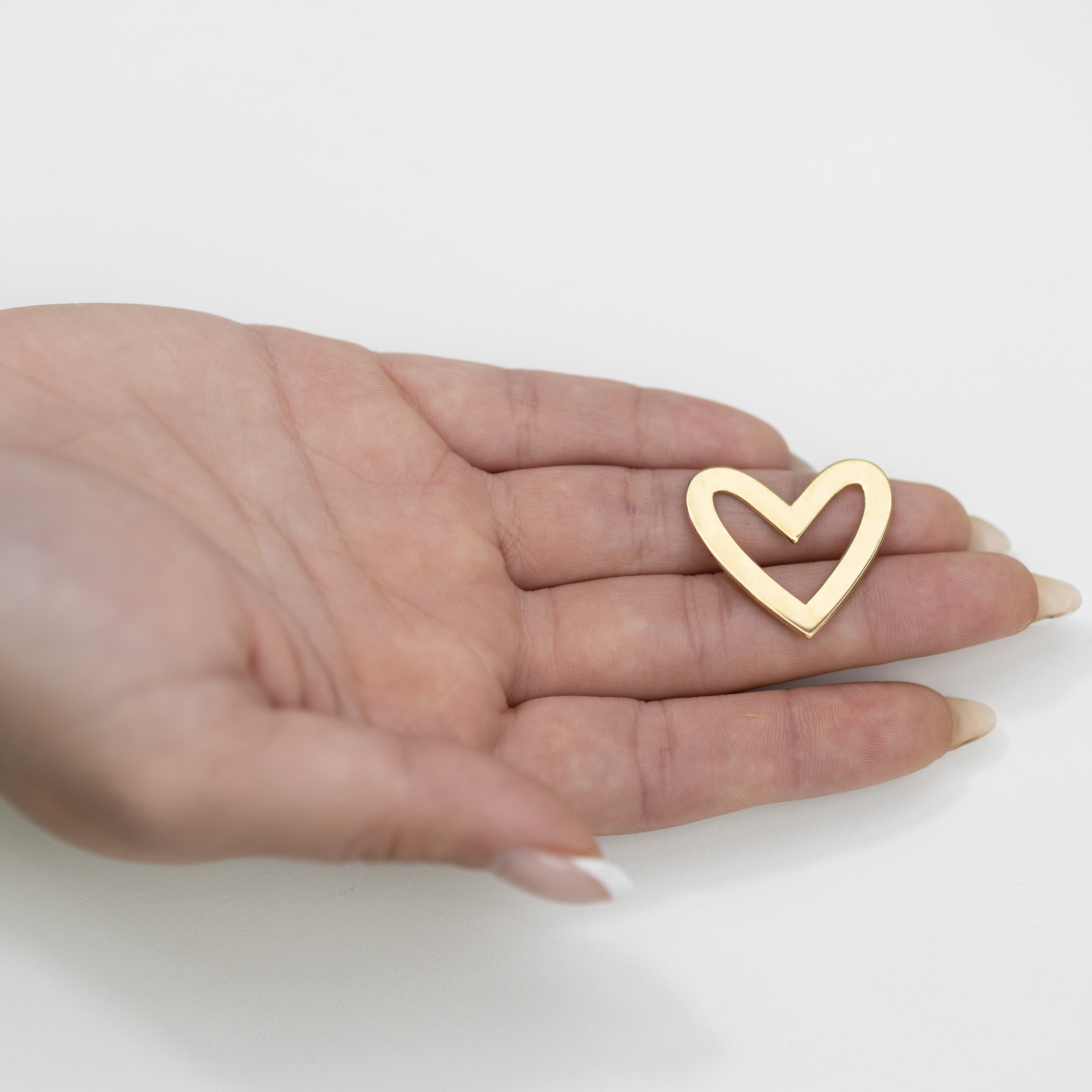 19269 Minimalist Gold Heart Pendant #2