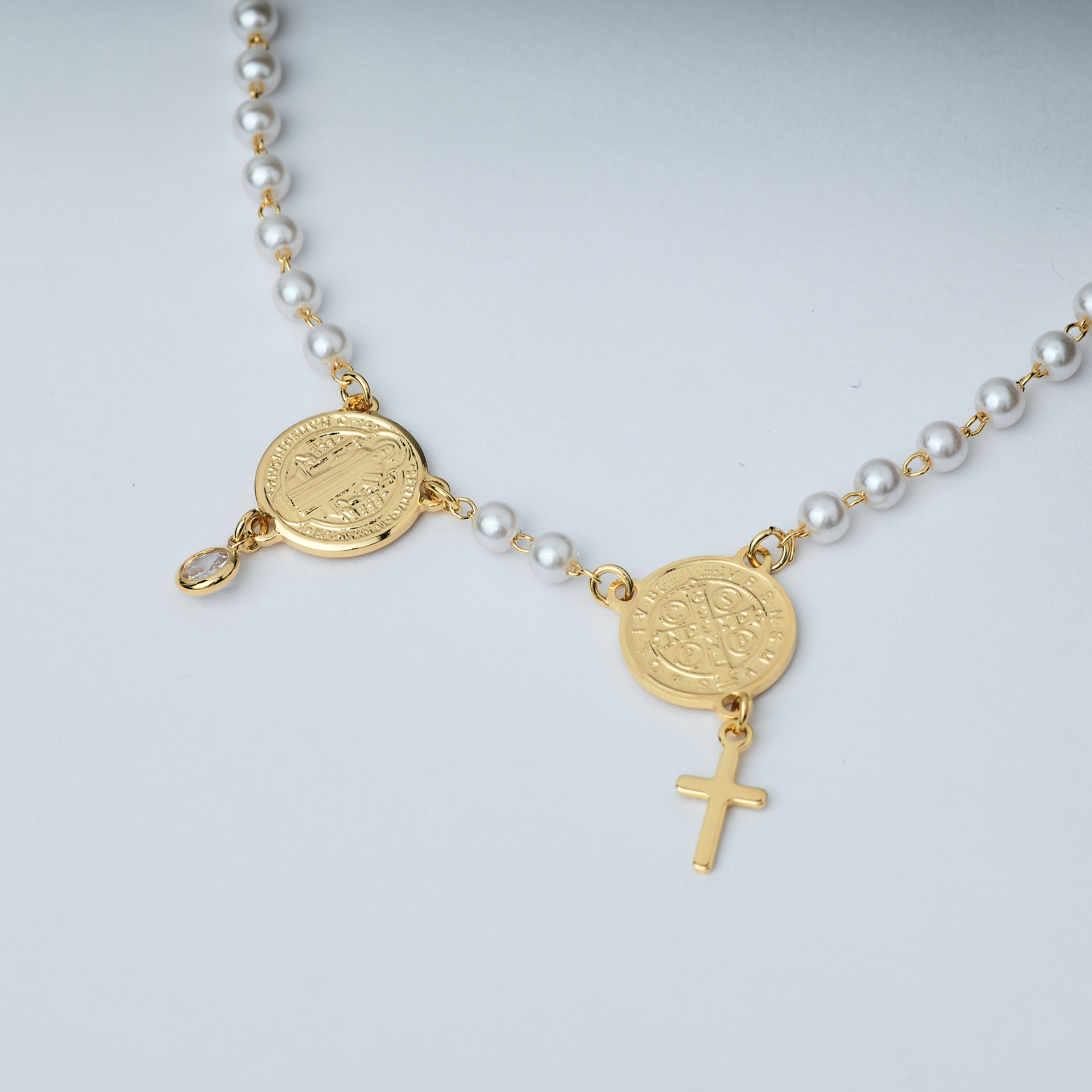 16201 Chain Pearl with Saint Benedict