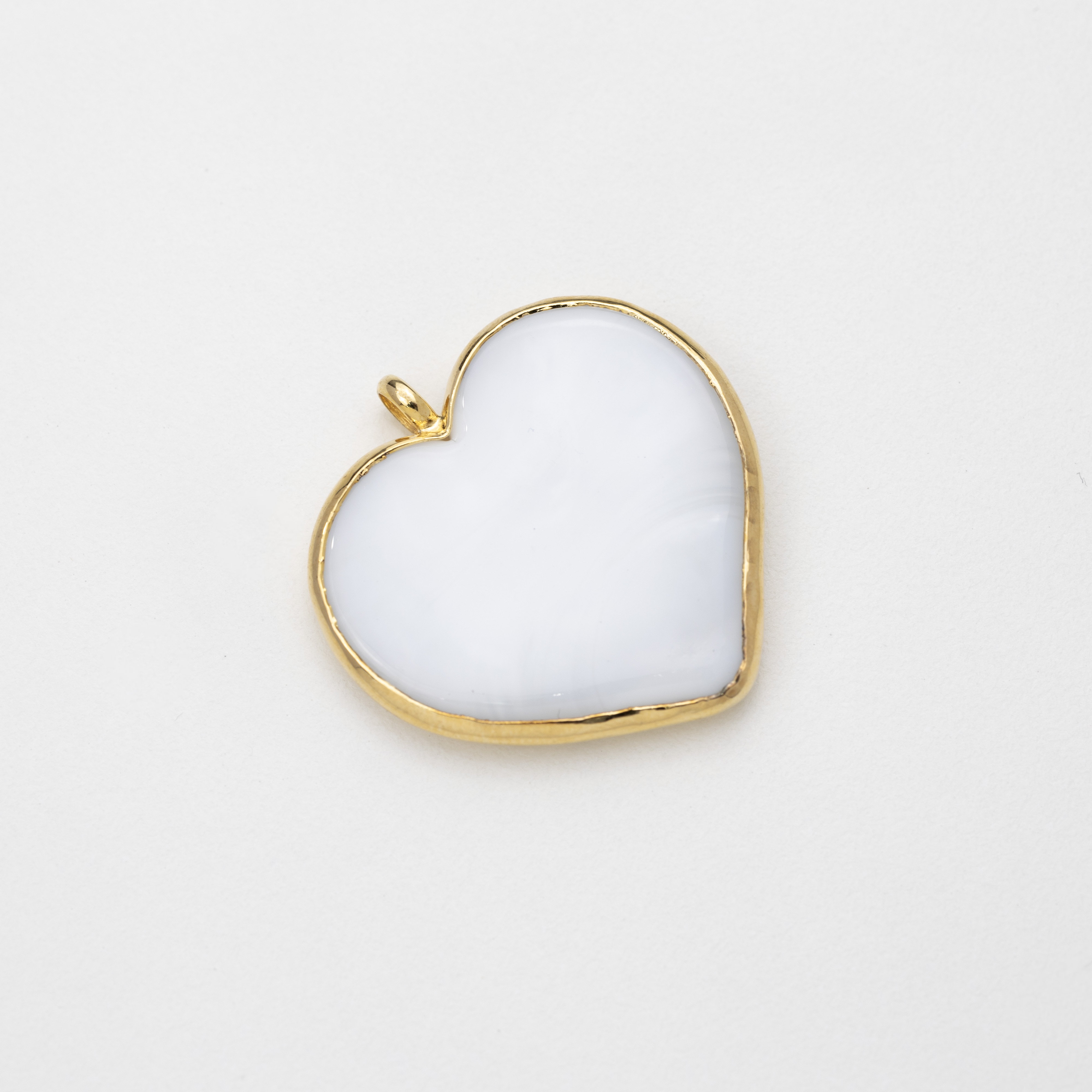 18311 35mm White Heart Bizel Charm