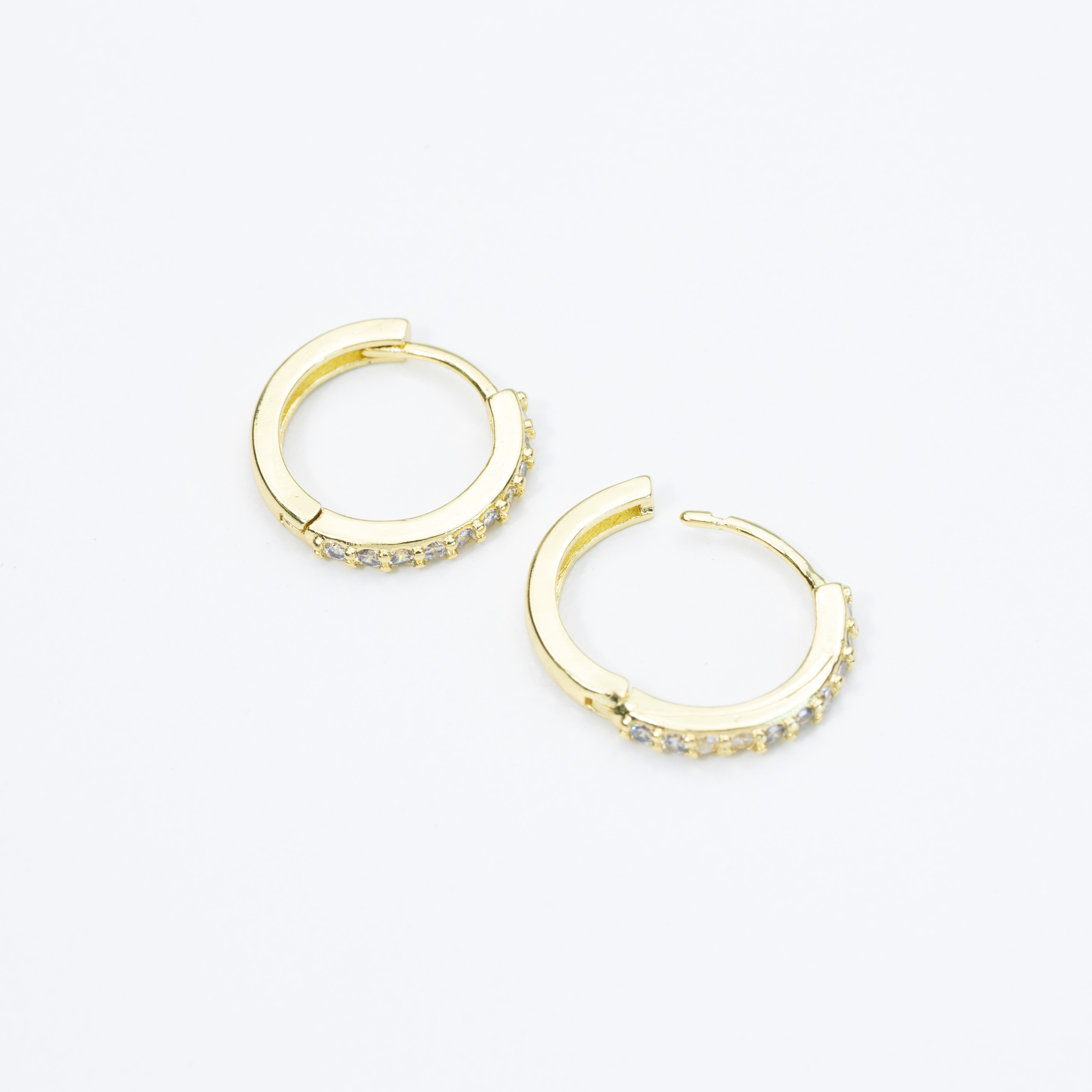 19373 15x2mm Hoops Earrings with Clear Crystals