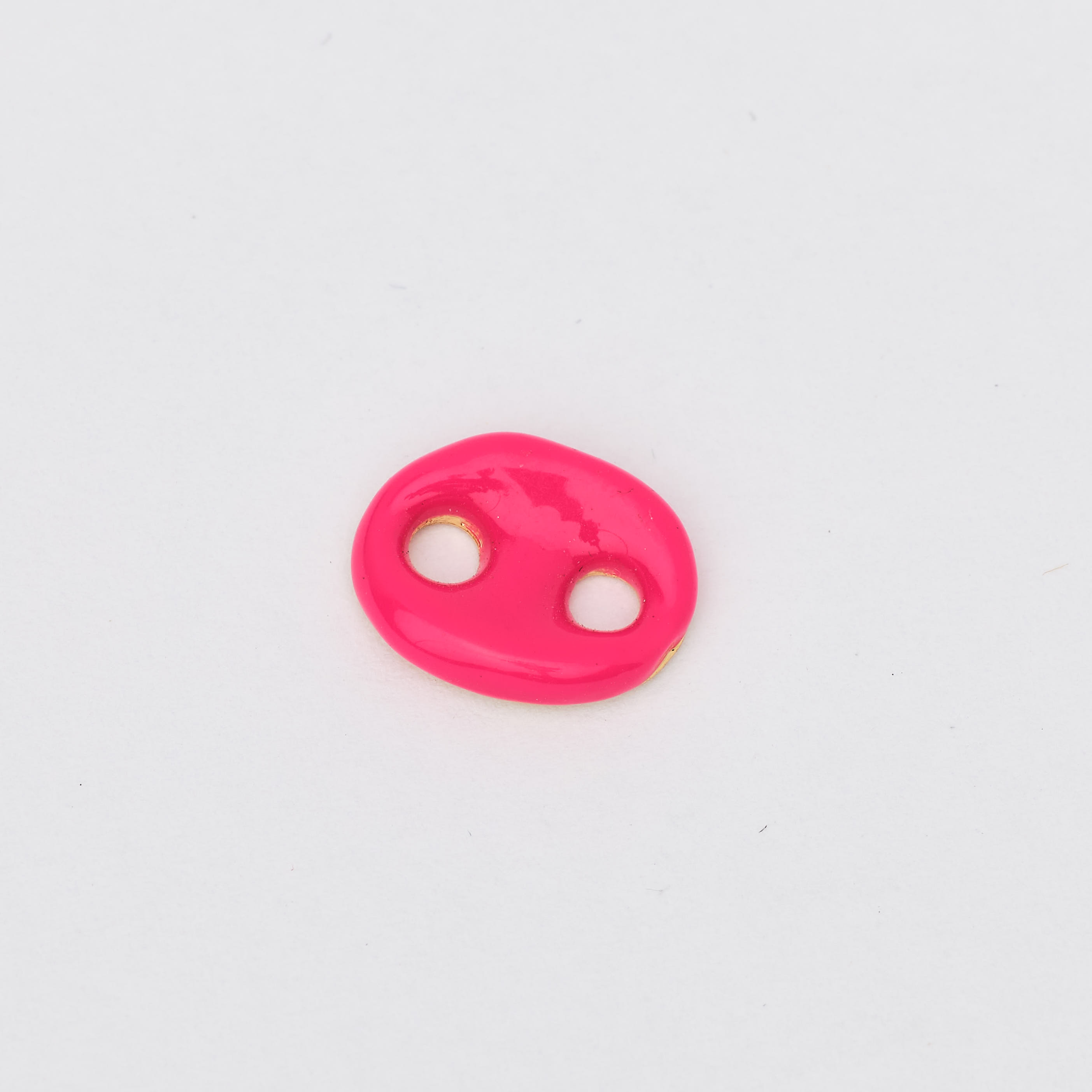 10111 Fuchsia Hollow Puff Button