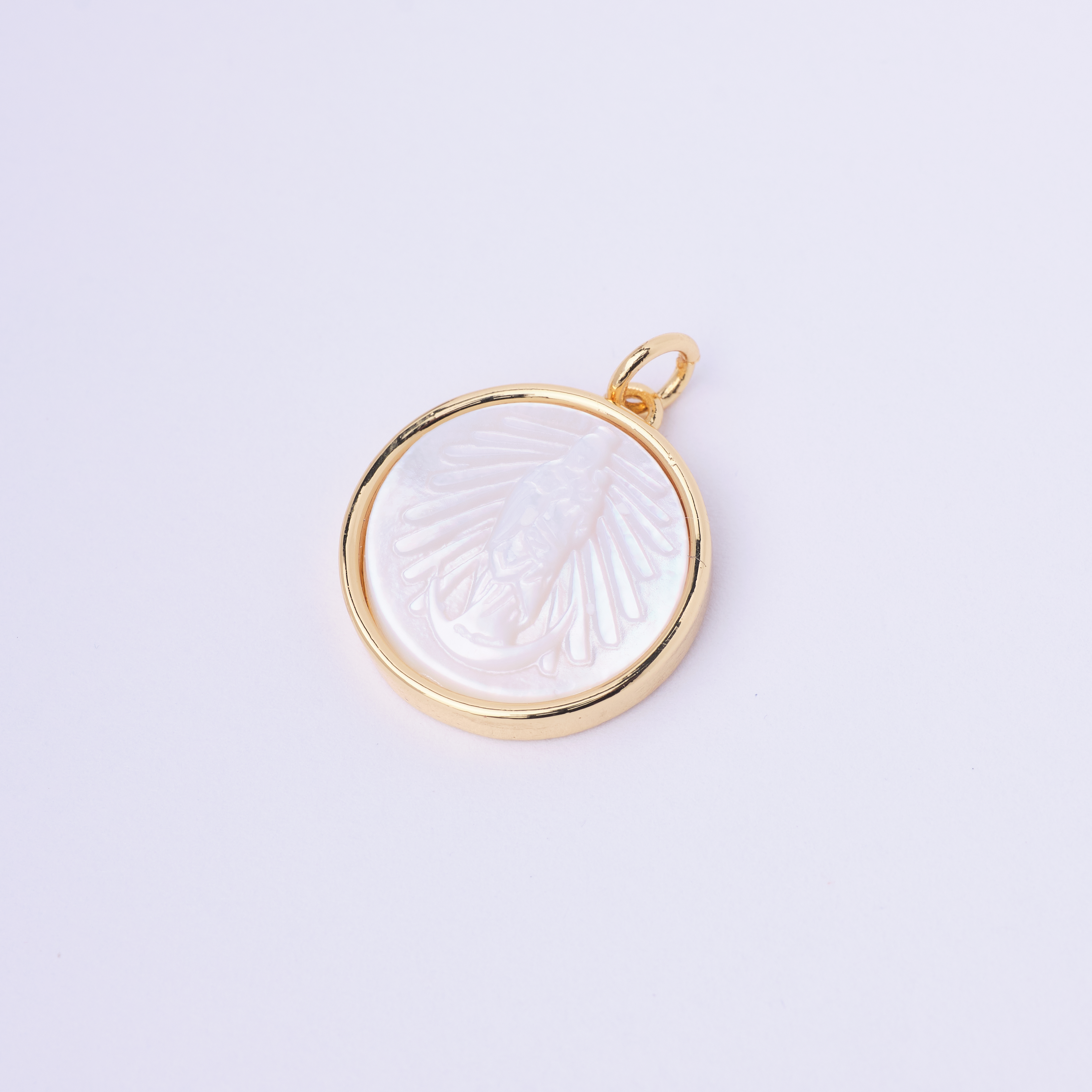 18859 Chinita Round Shell Pendant