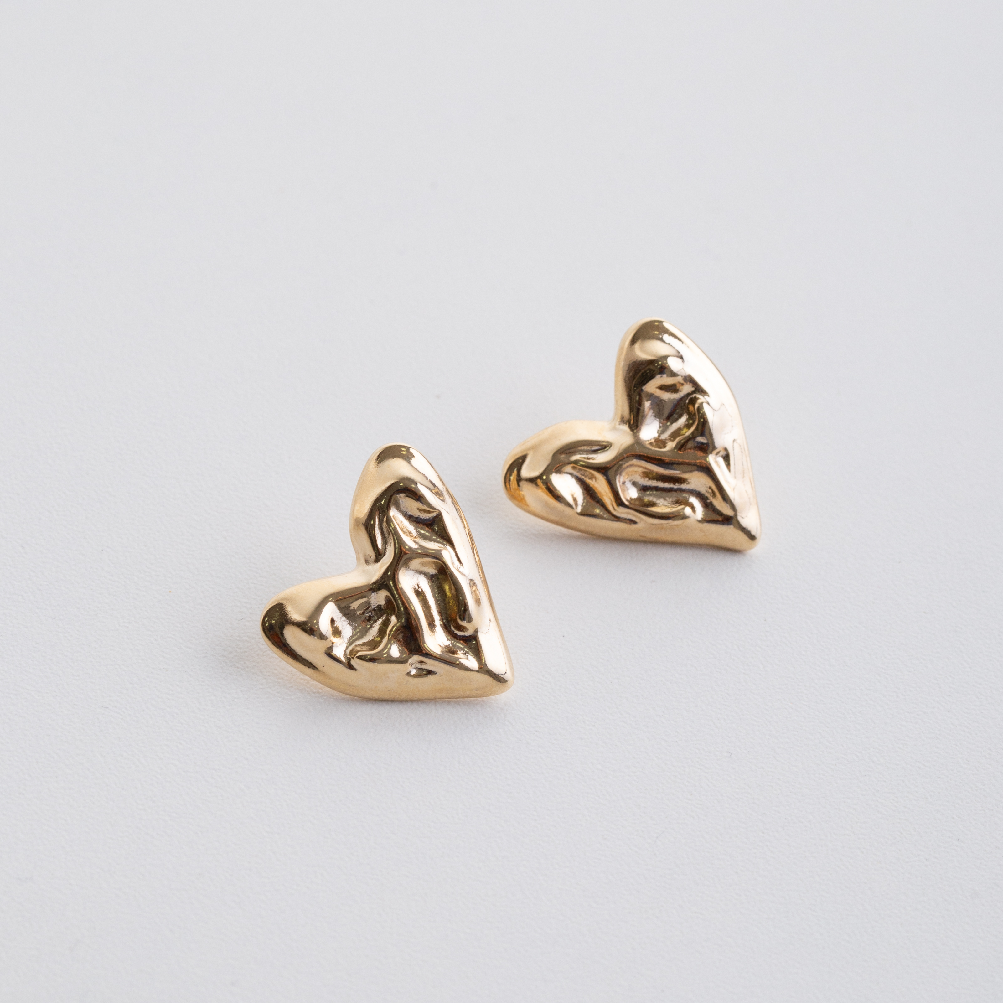 18662 Gold Hammered Heart Stud Earrings