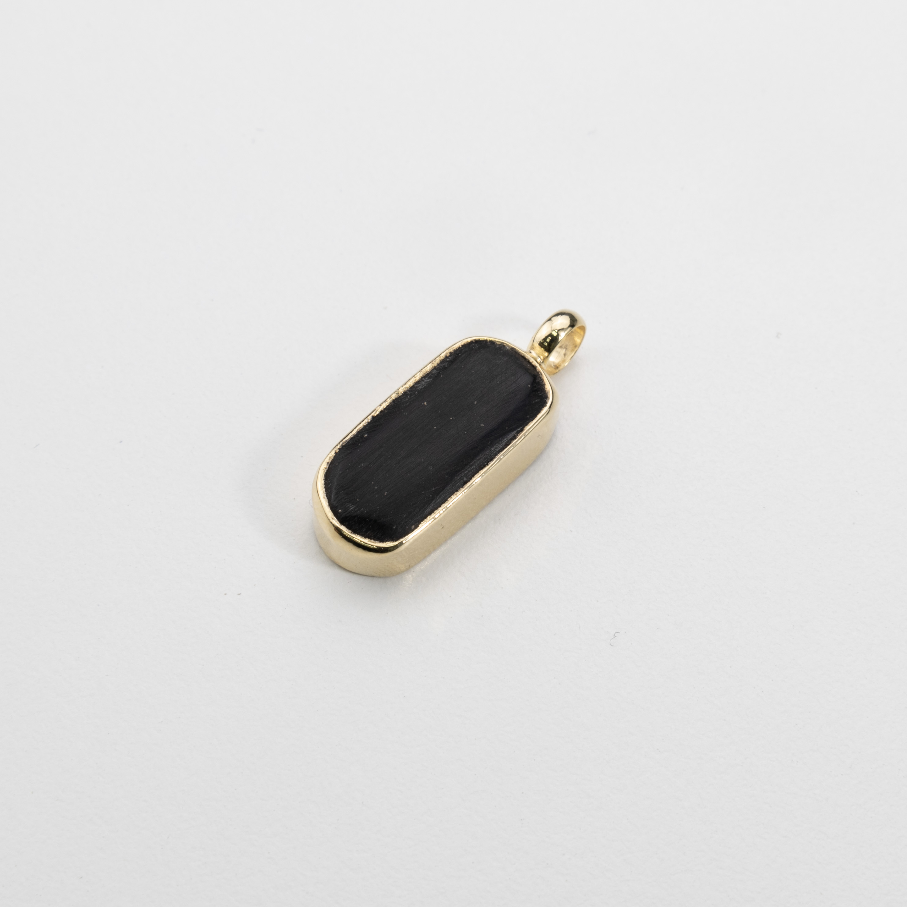 18705 Azabache Oval Pendant