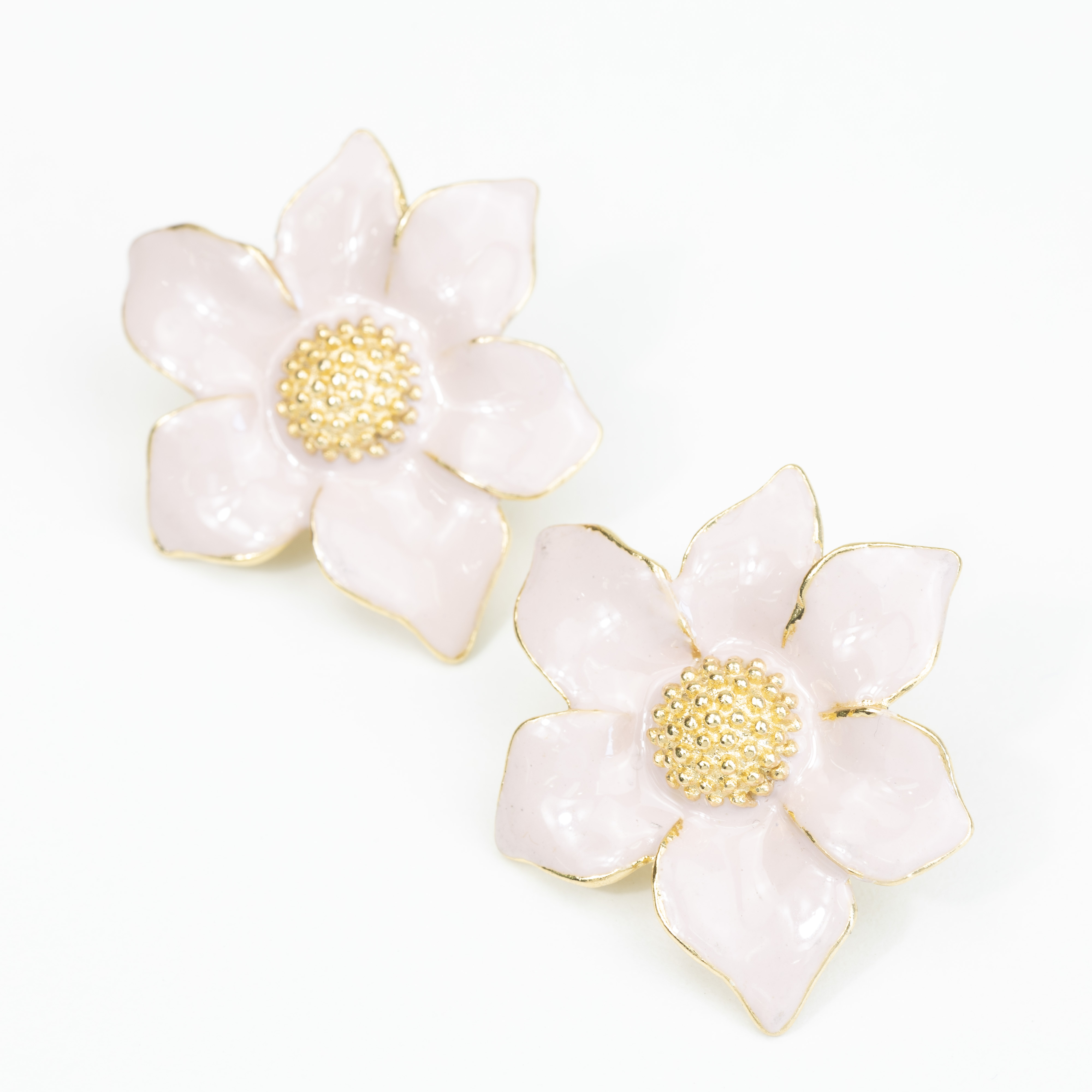 12672 Beige Flower Earring