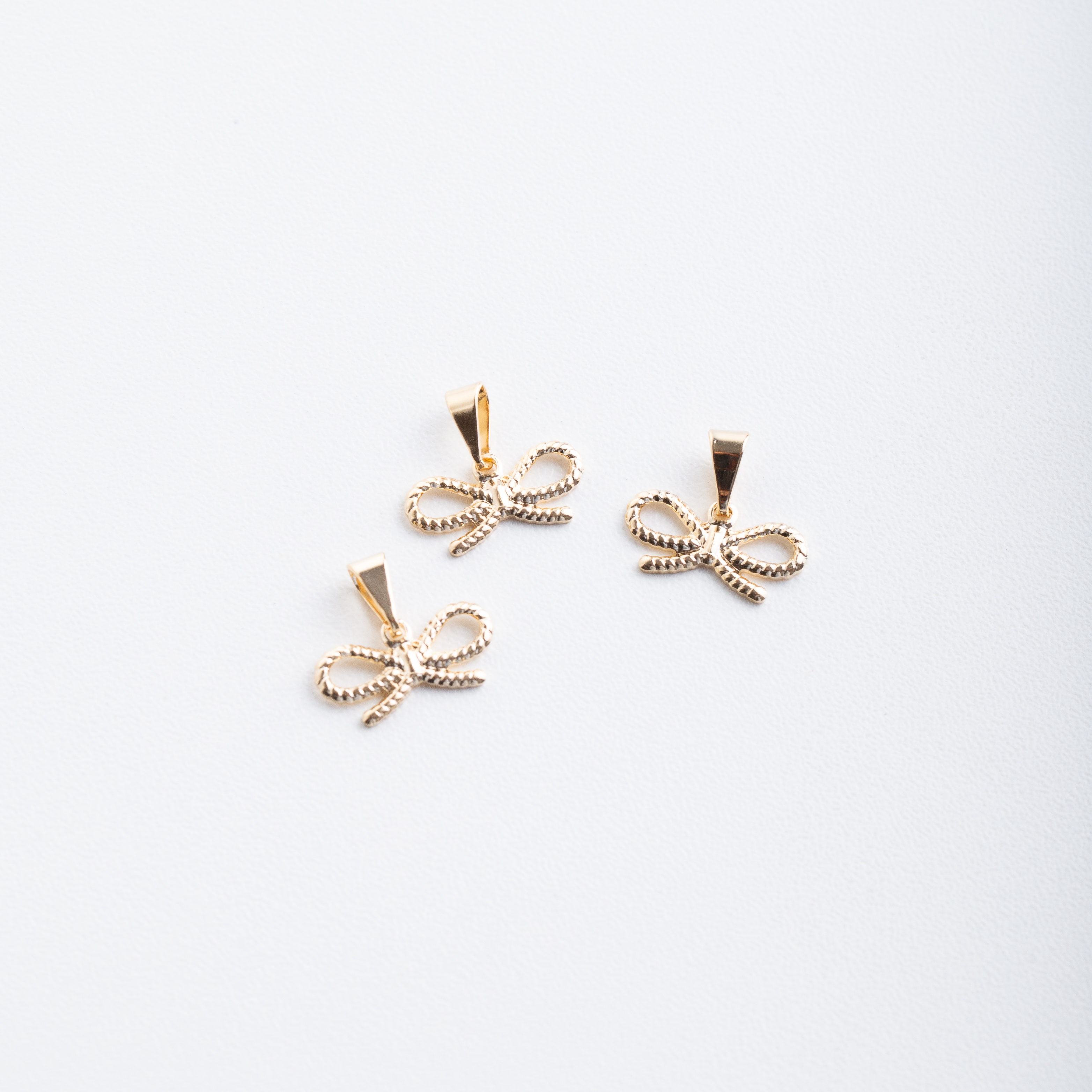 19009 Golden Bow Charm