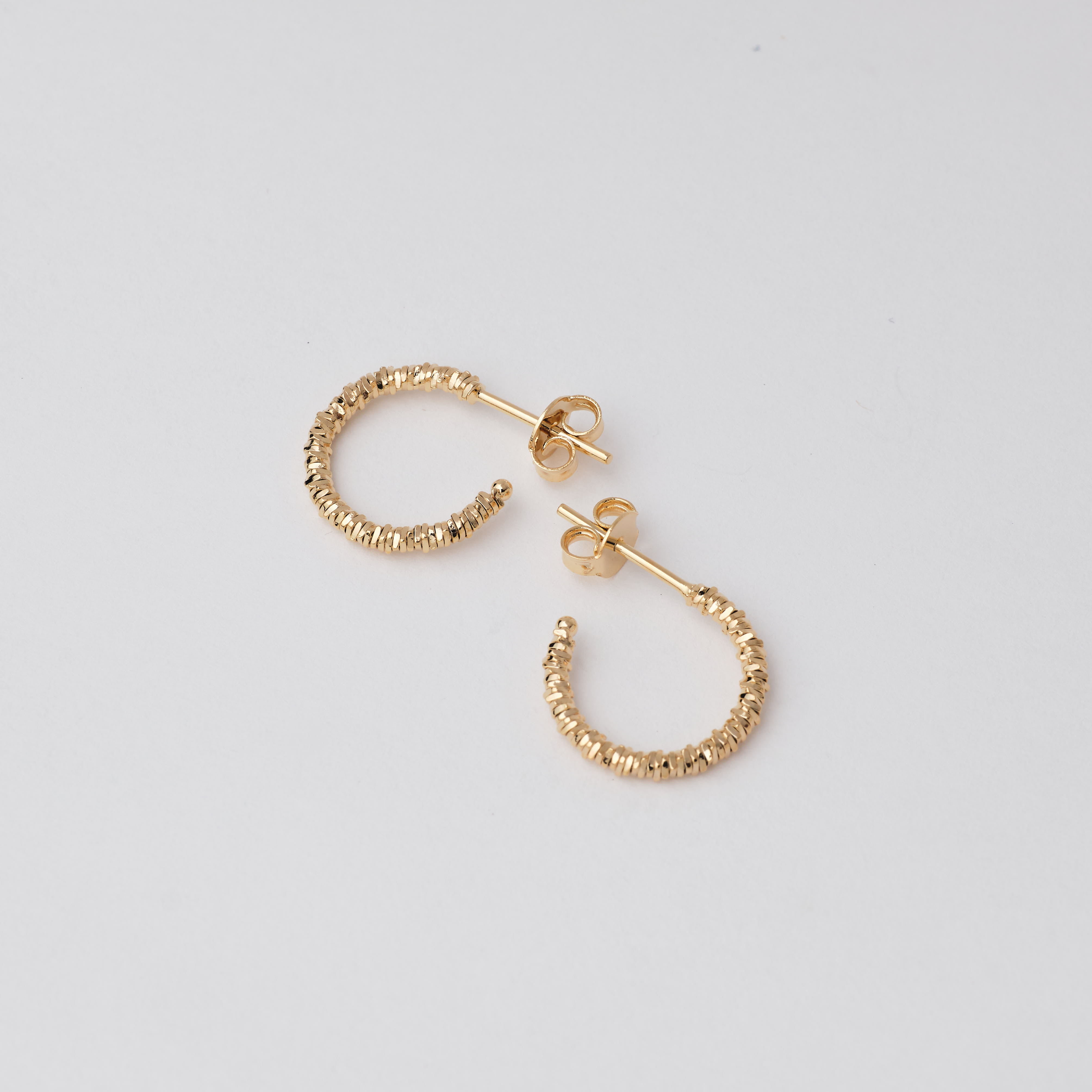 17428 15x2mm Textured Earring Gold 