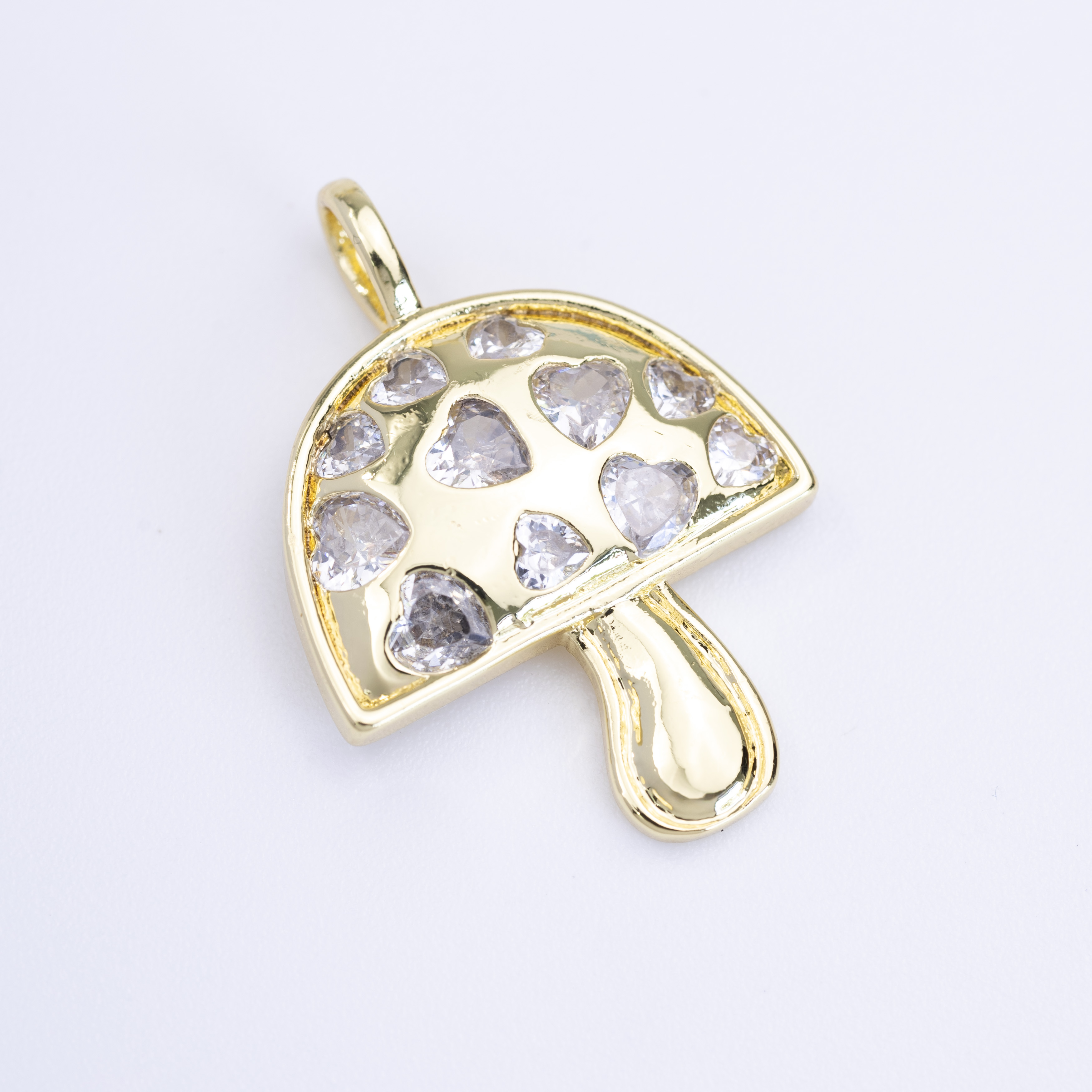 19570 Mushroom Pendant with Heart-shaped Crystals