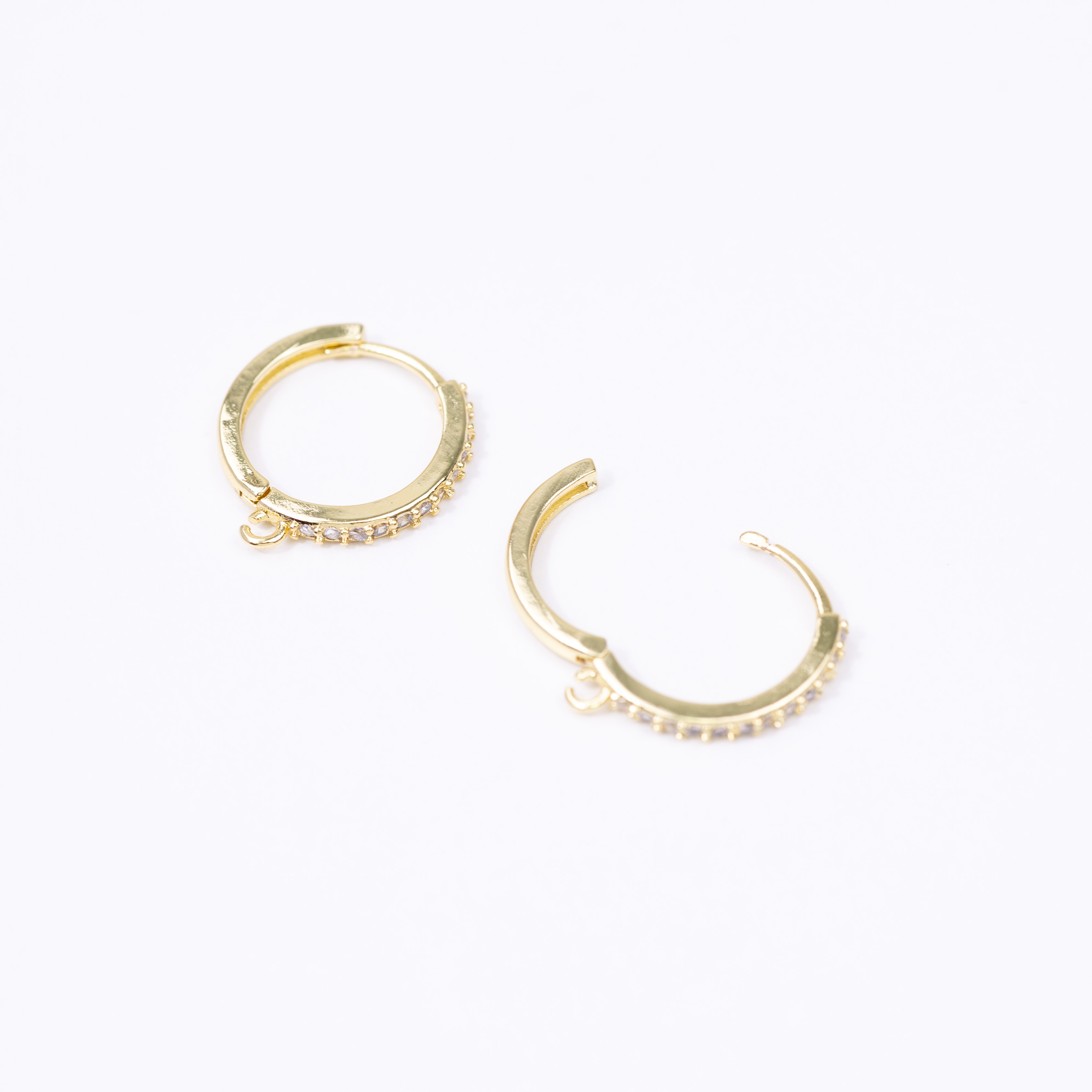 19371 Arracada 18x2mm micro paví transparente con argolla