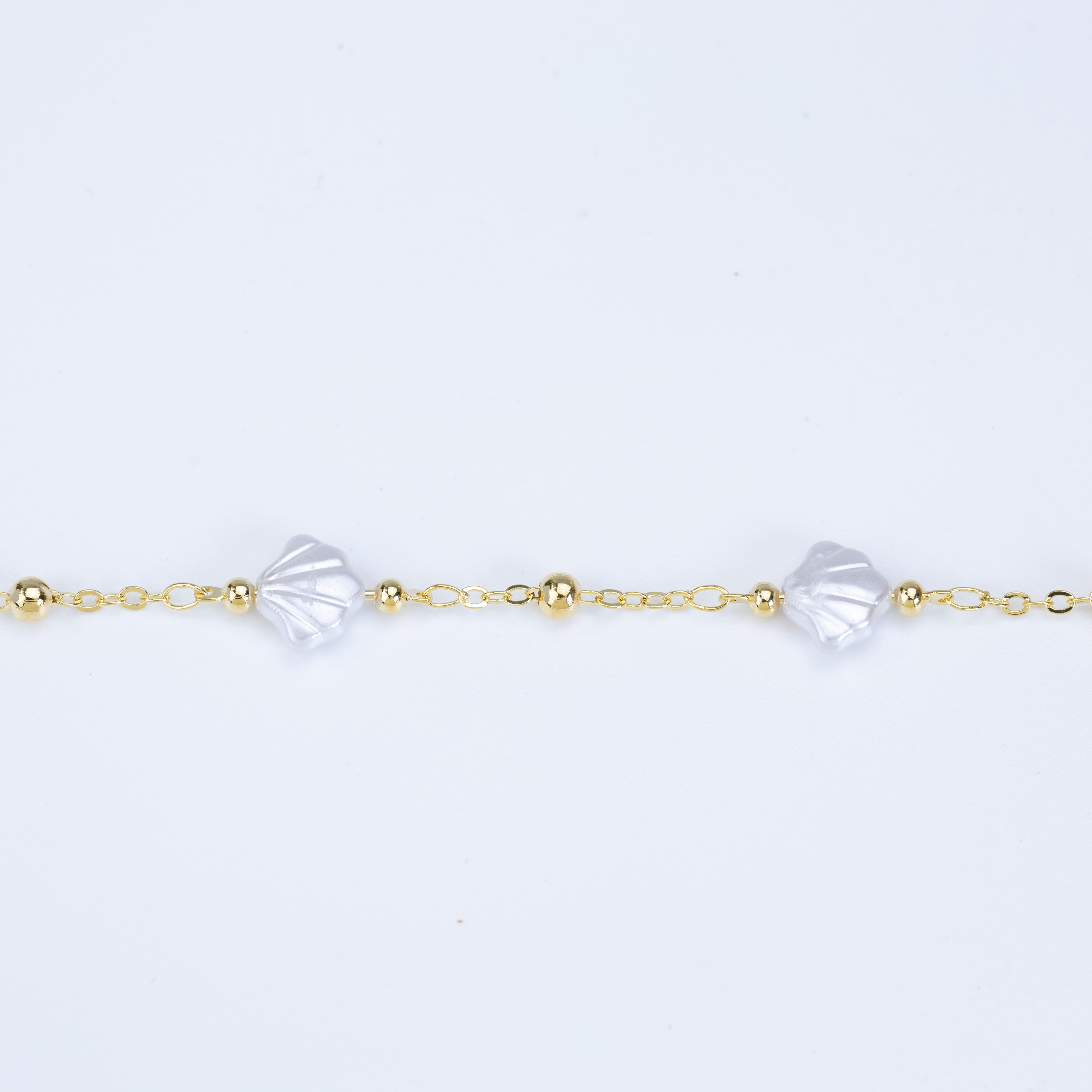 19757 Chain with Oyster Pearls 11x9 mm