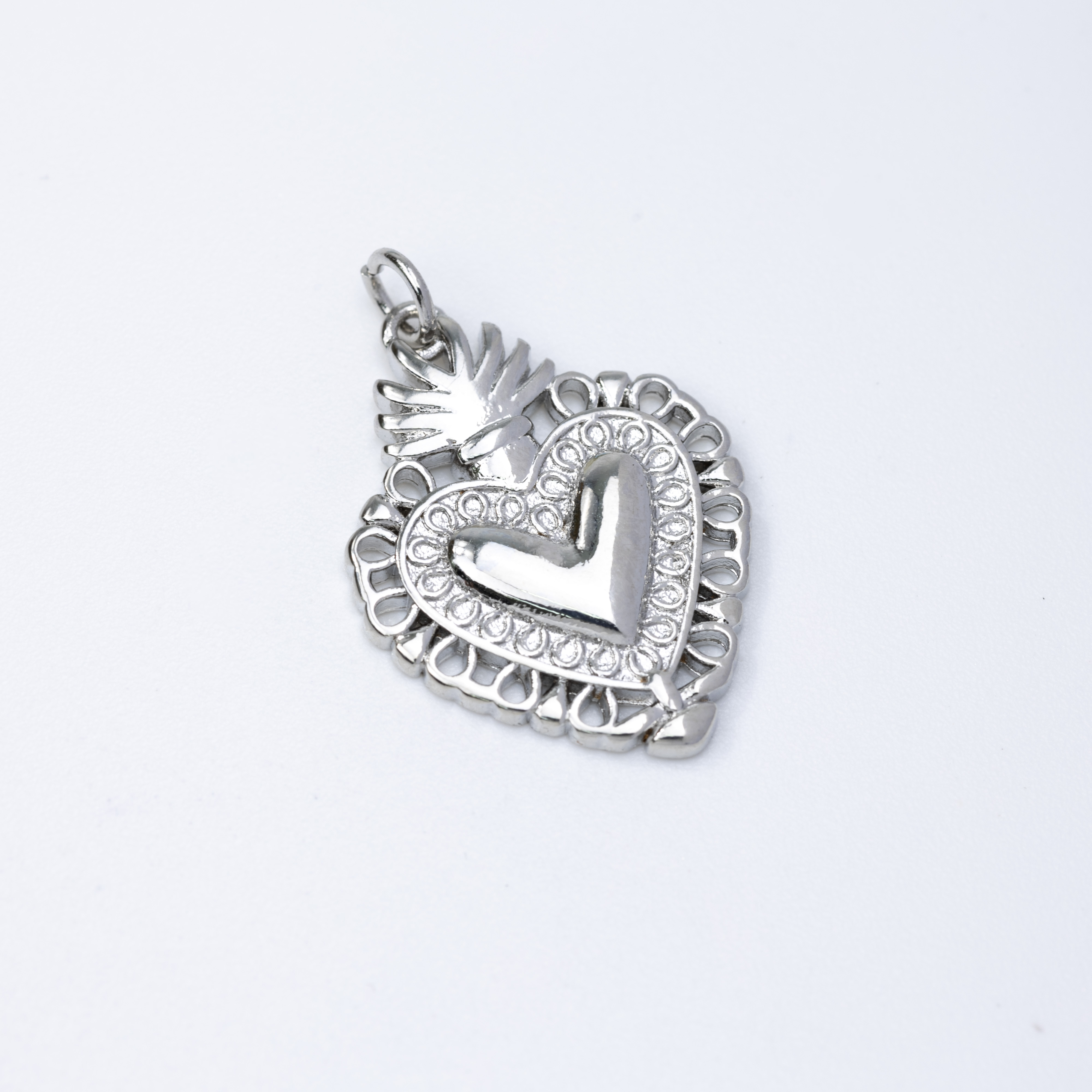 18117 Silver Sacred Heart Pendant 