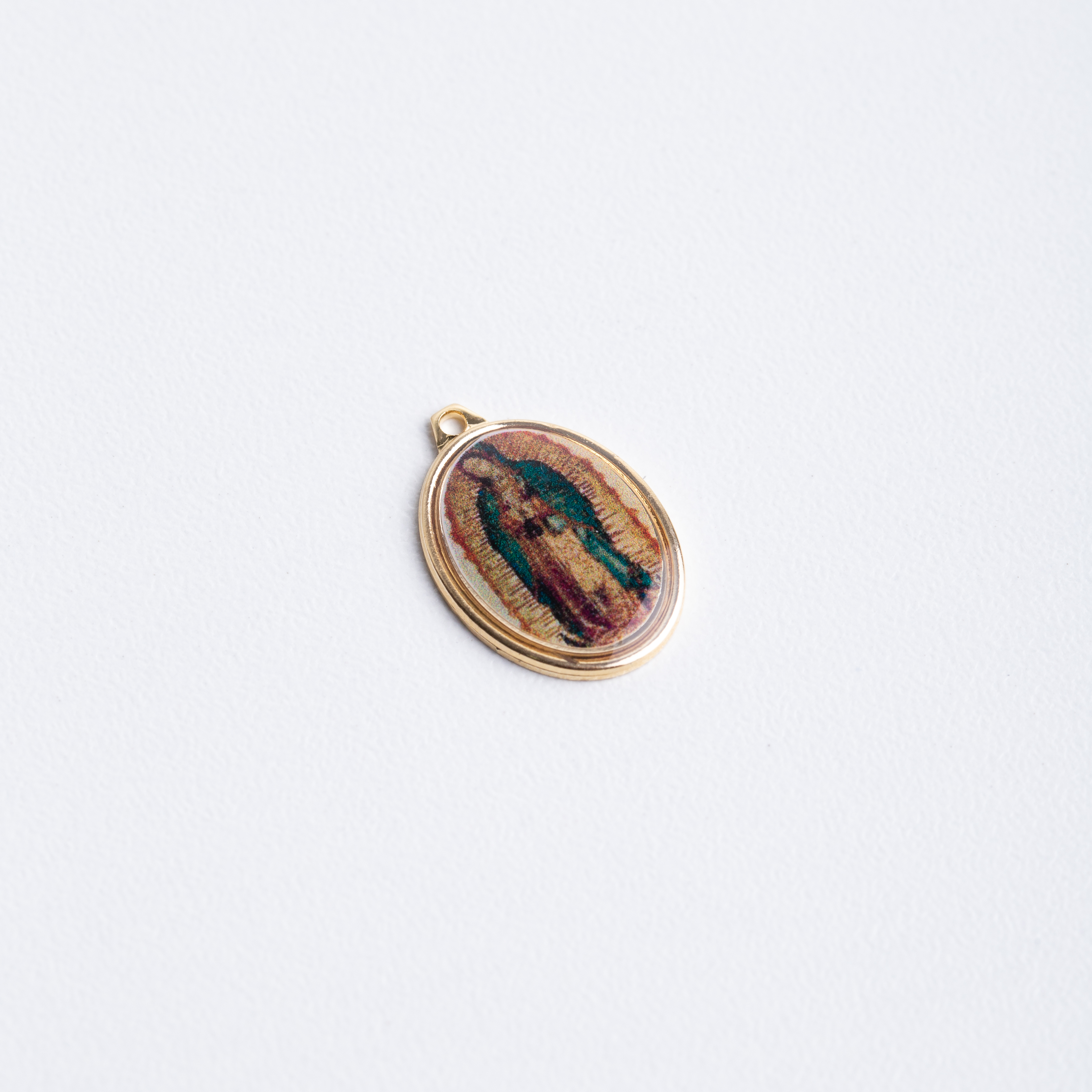20932 Dije Religioso Ovalado Virgen de Guadalupe