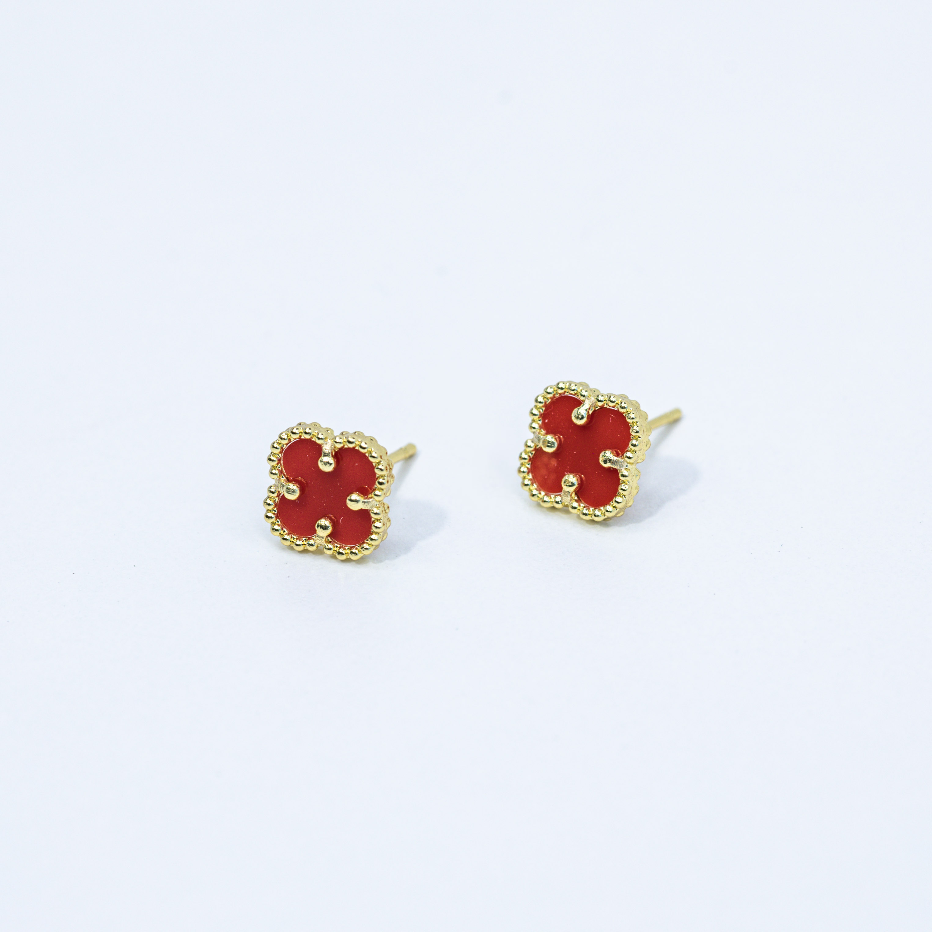 20112 Red Shell Clover Earrings