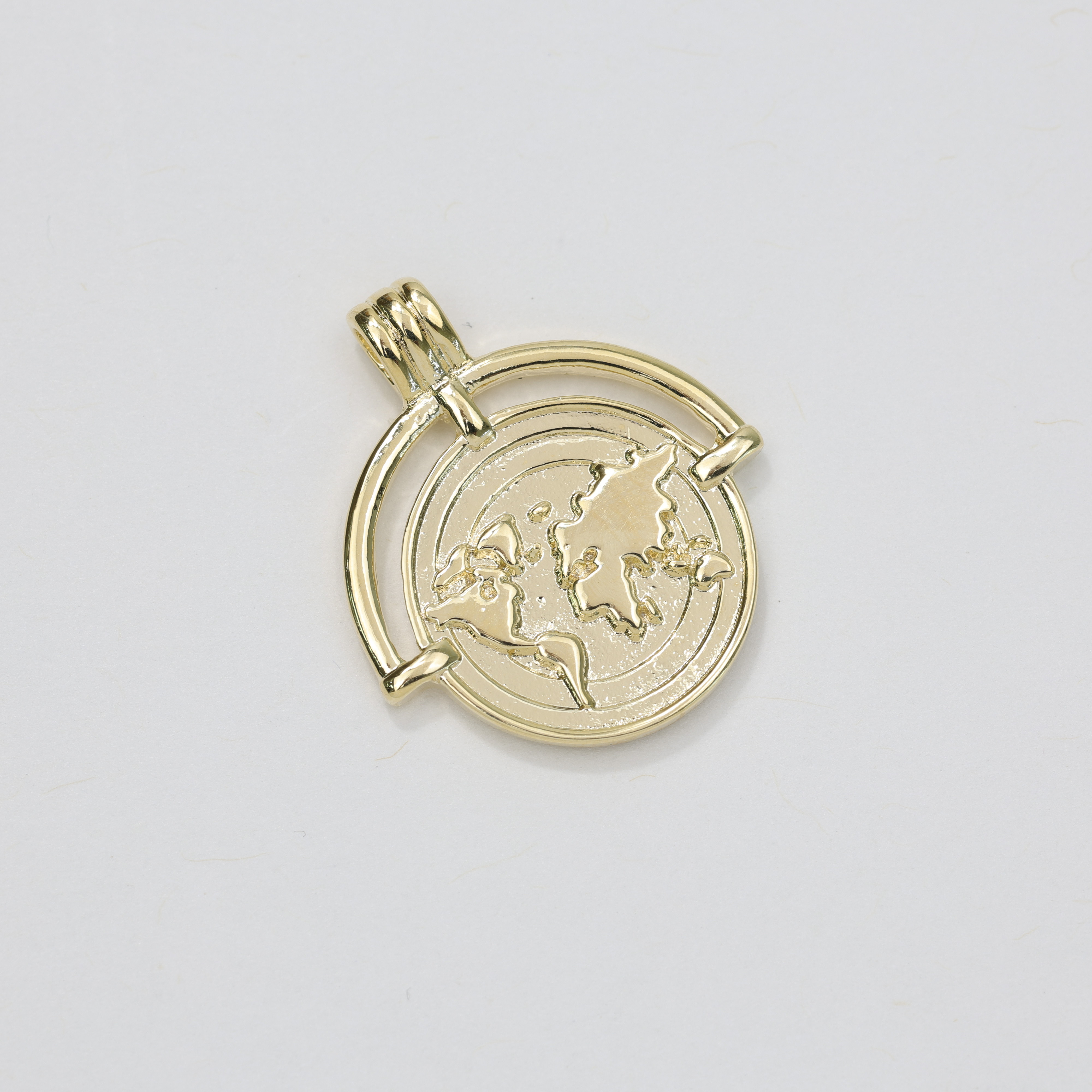 8195 World Map Pendant 