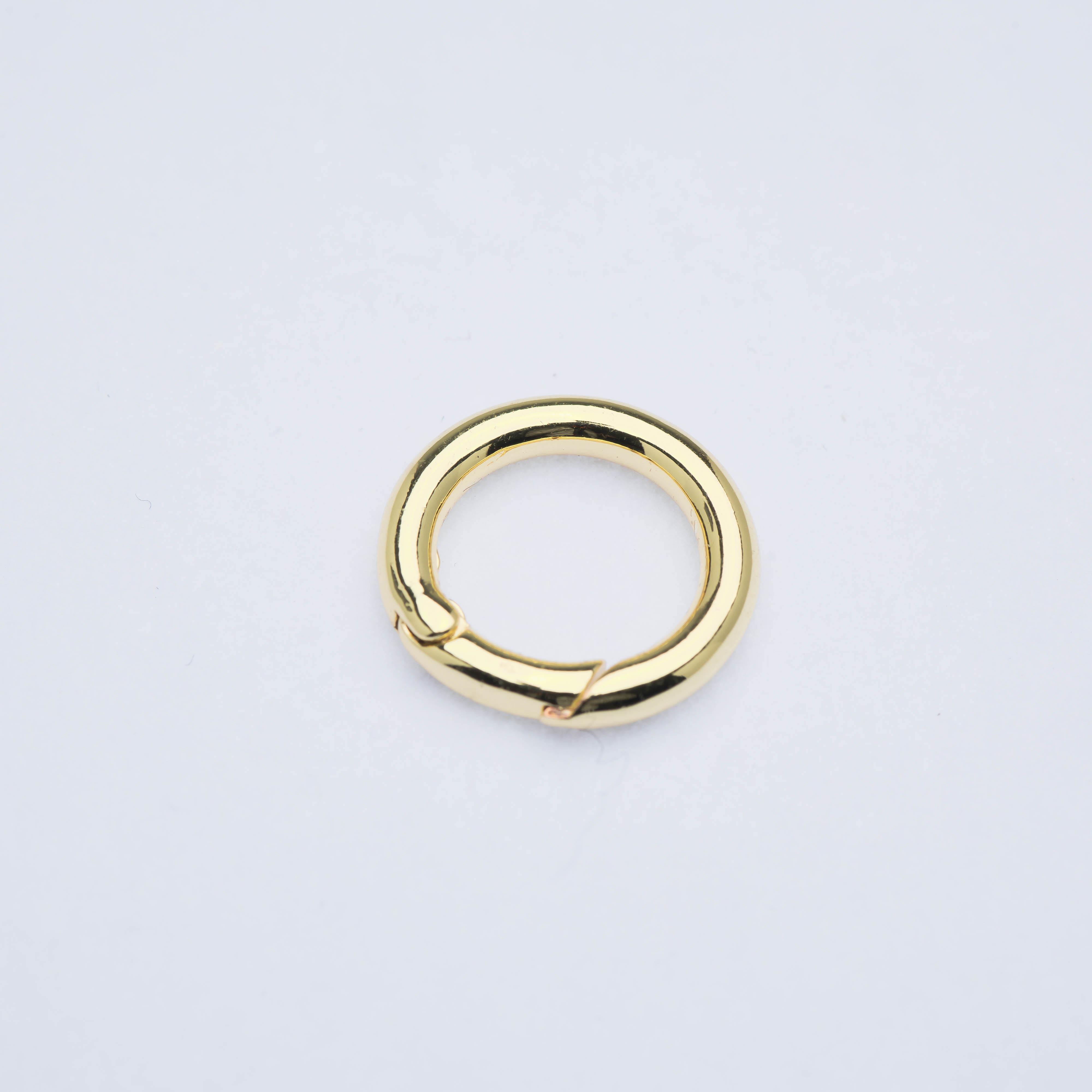 21974 18mm Gold Round Huggie Clasp
