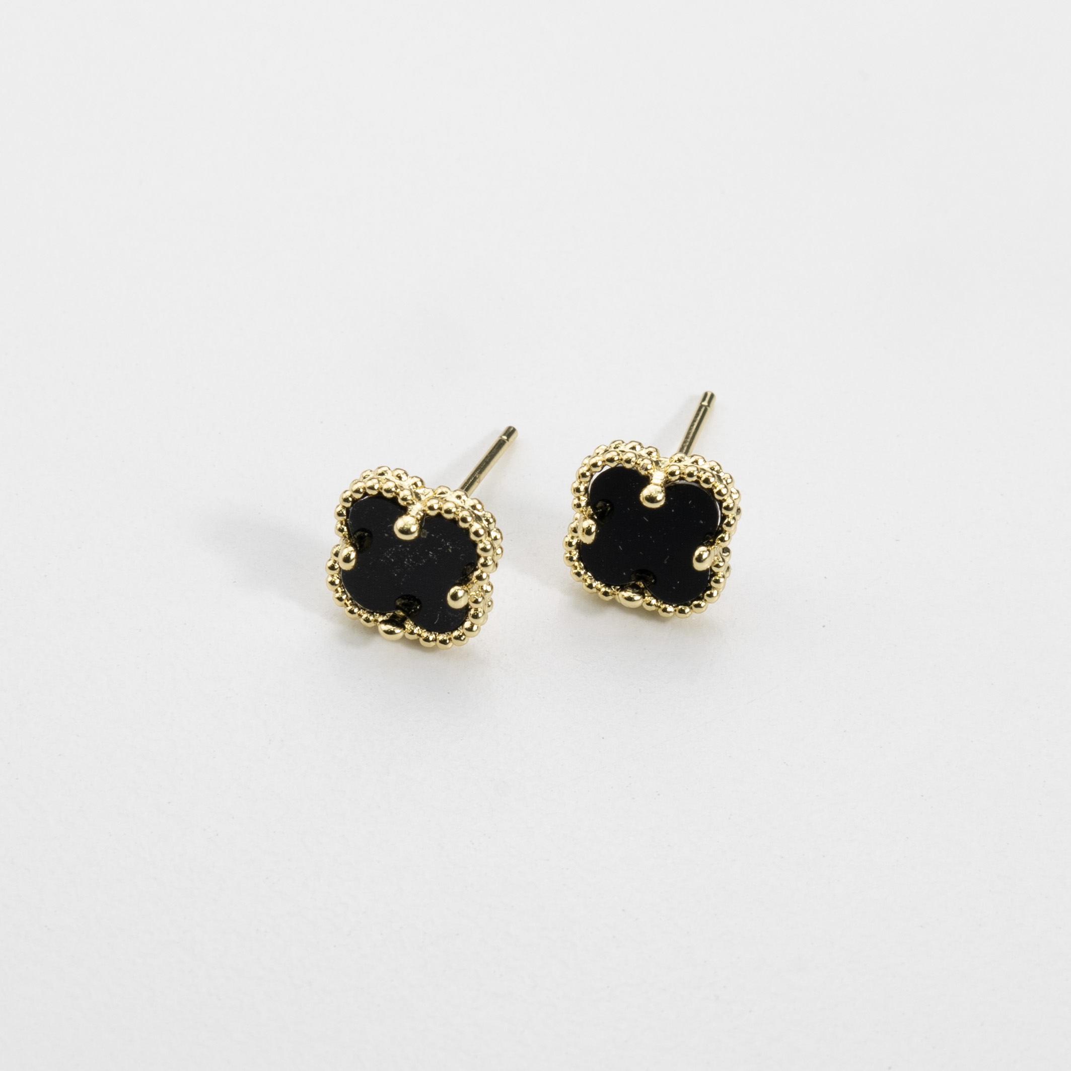 18731 Black Clover Earrings