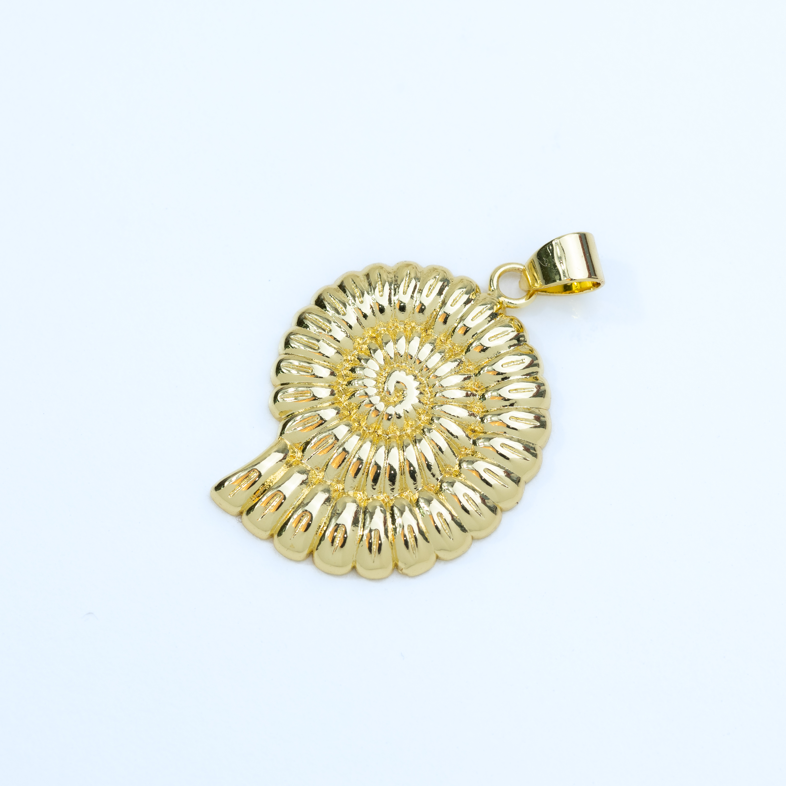 20251 Gold Shell Pendant with Spiral Design