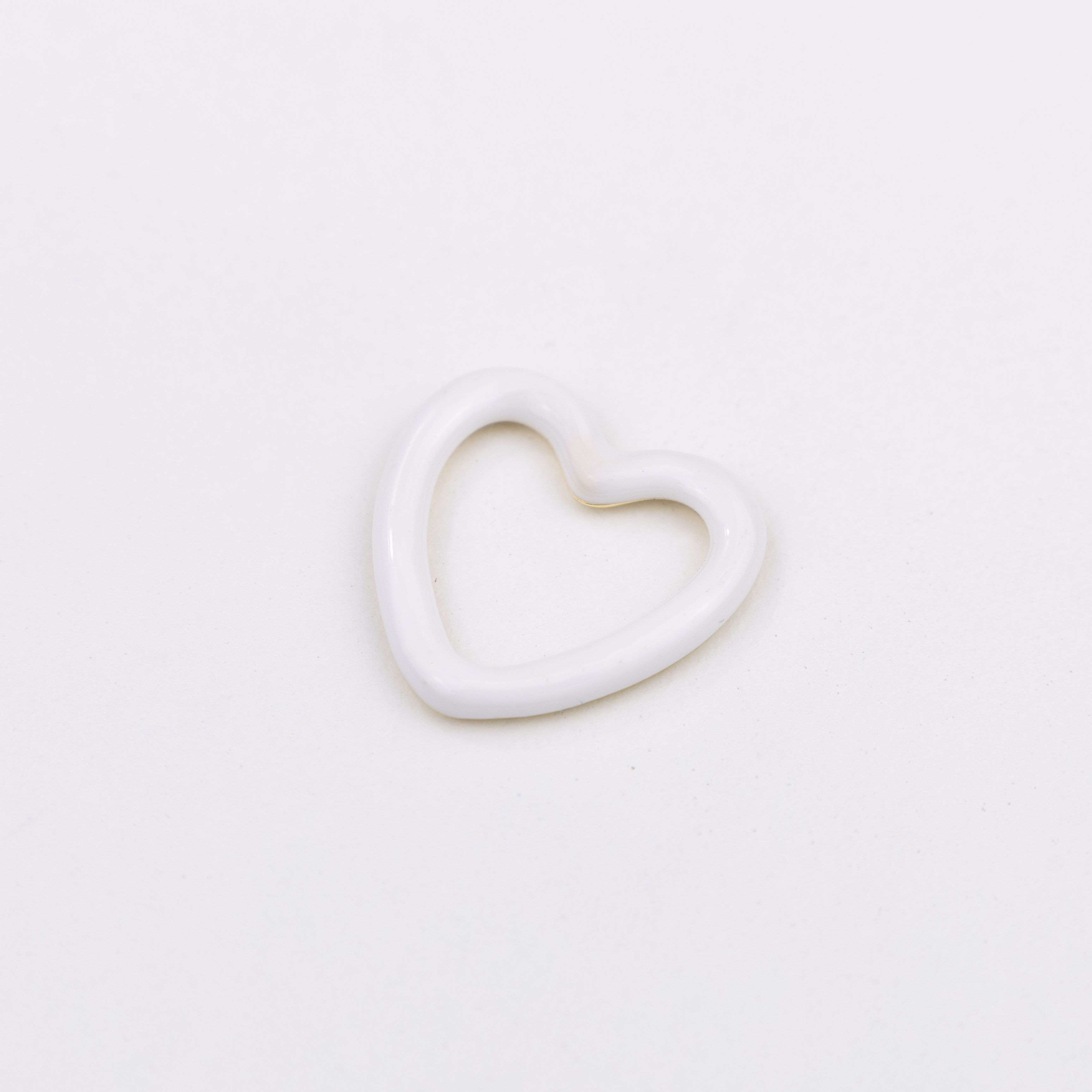 15418 White Heart Enamel