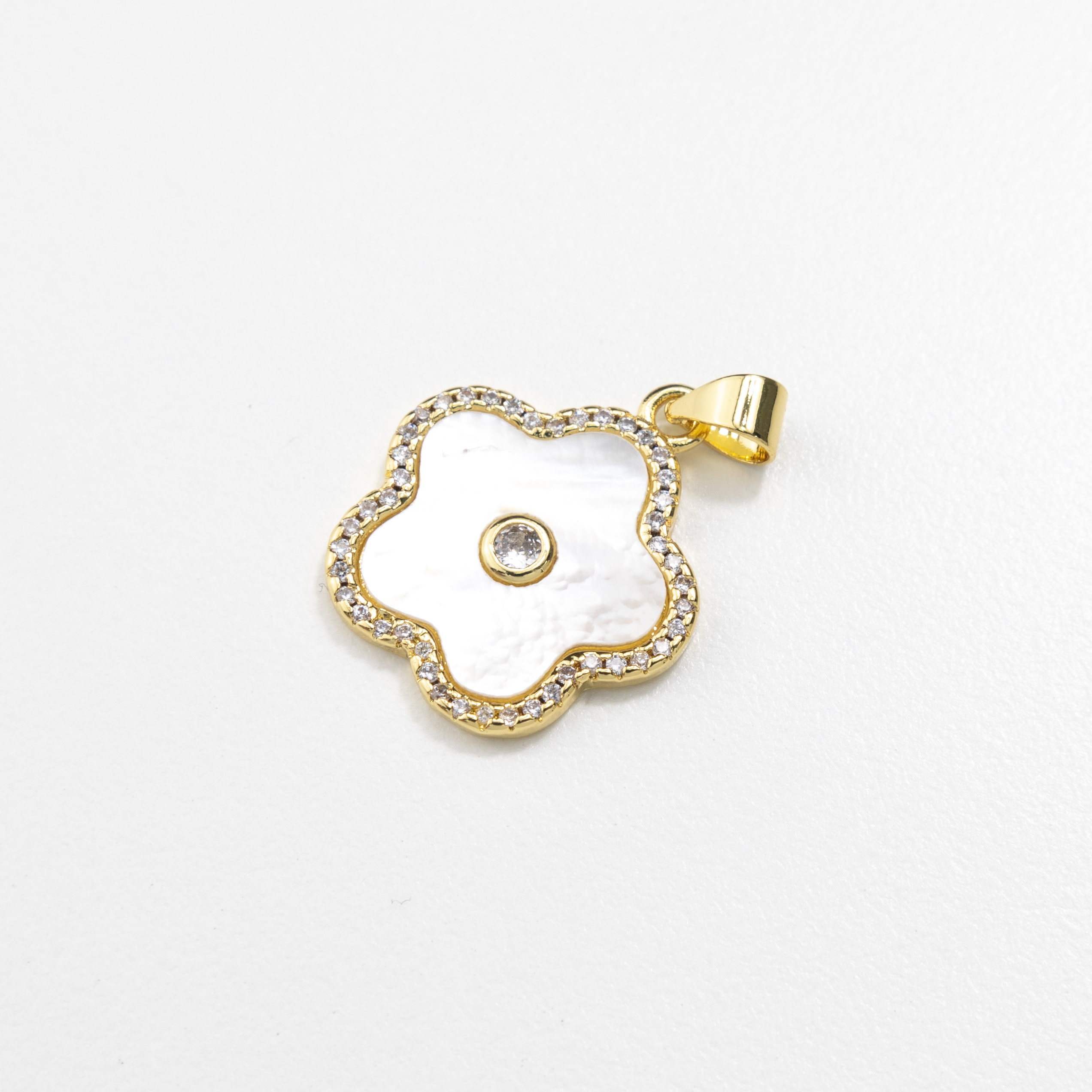 18629 Flower with Mother of Pearl and Crystal Pendant