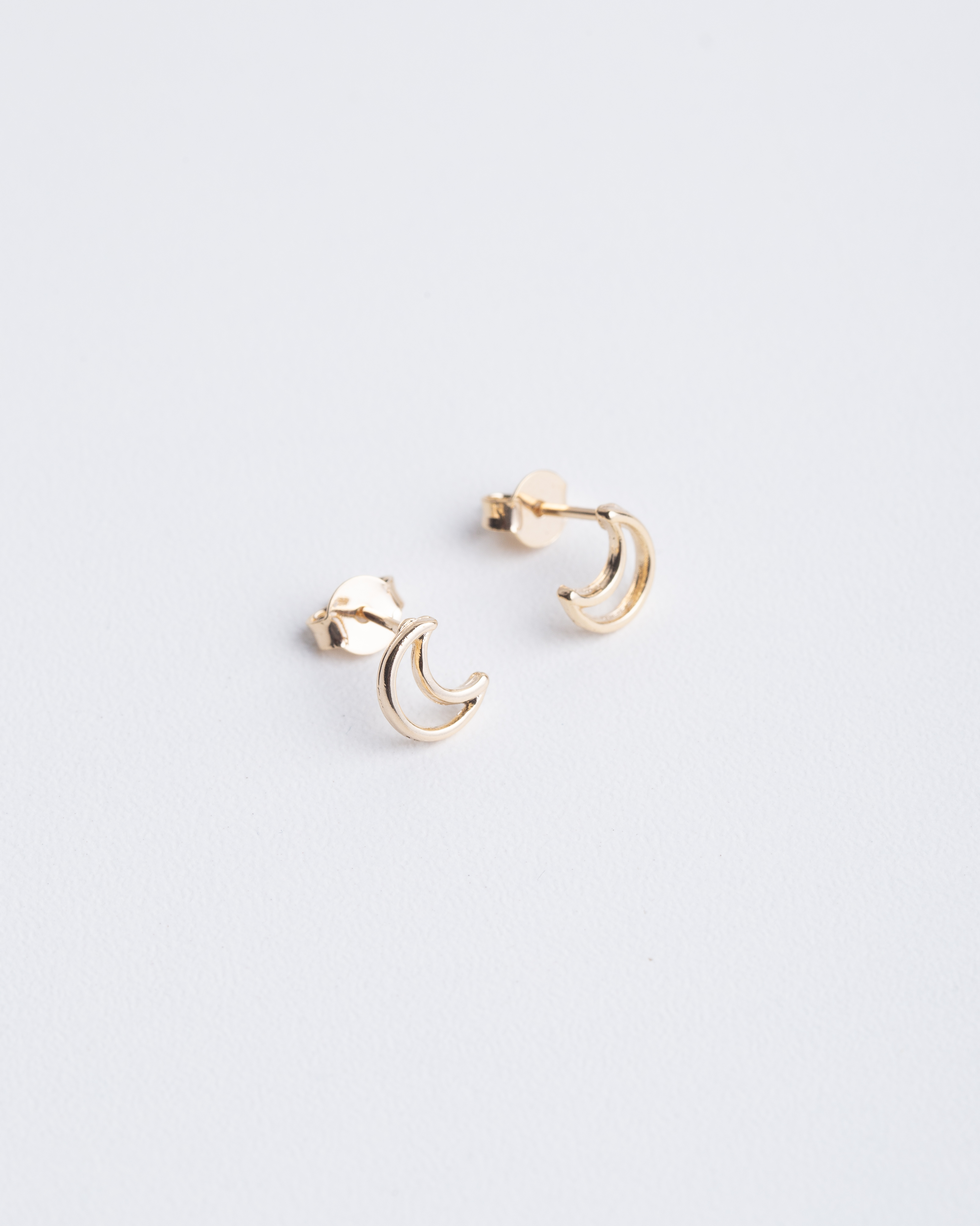 20387 Gold Crescent Moon Earrings 8mm