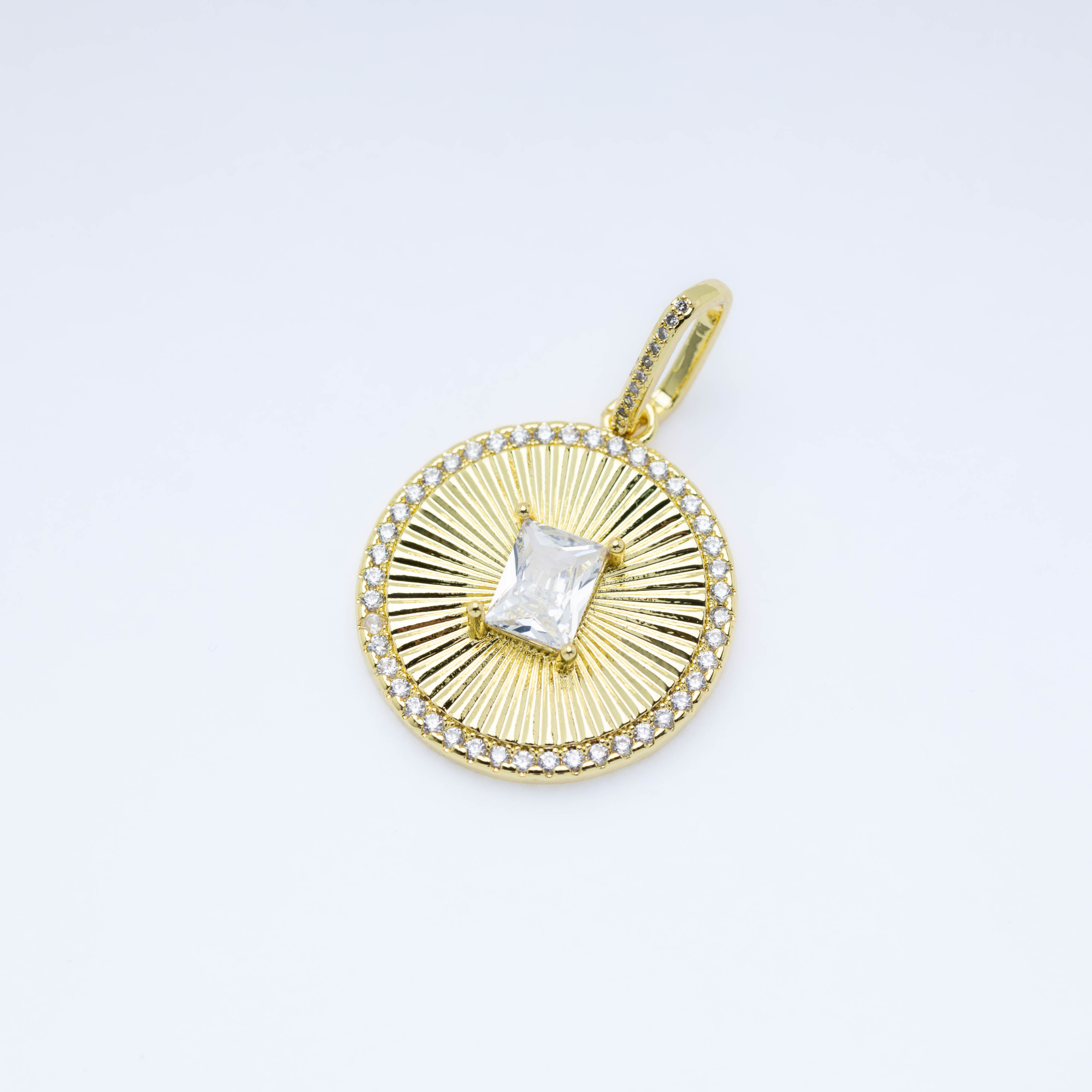 20828 Gold Round with Clear Crystal