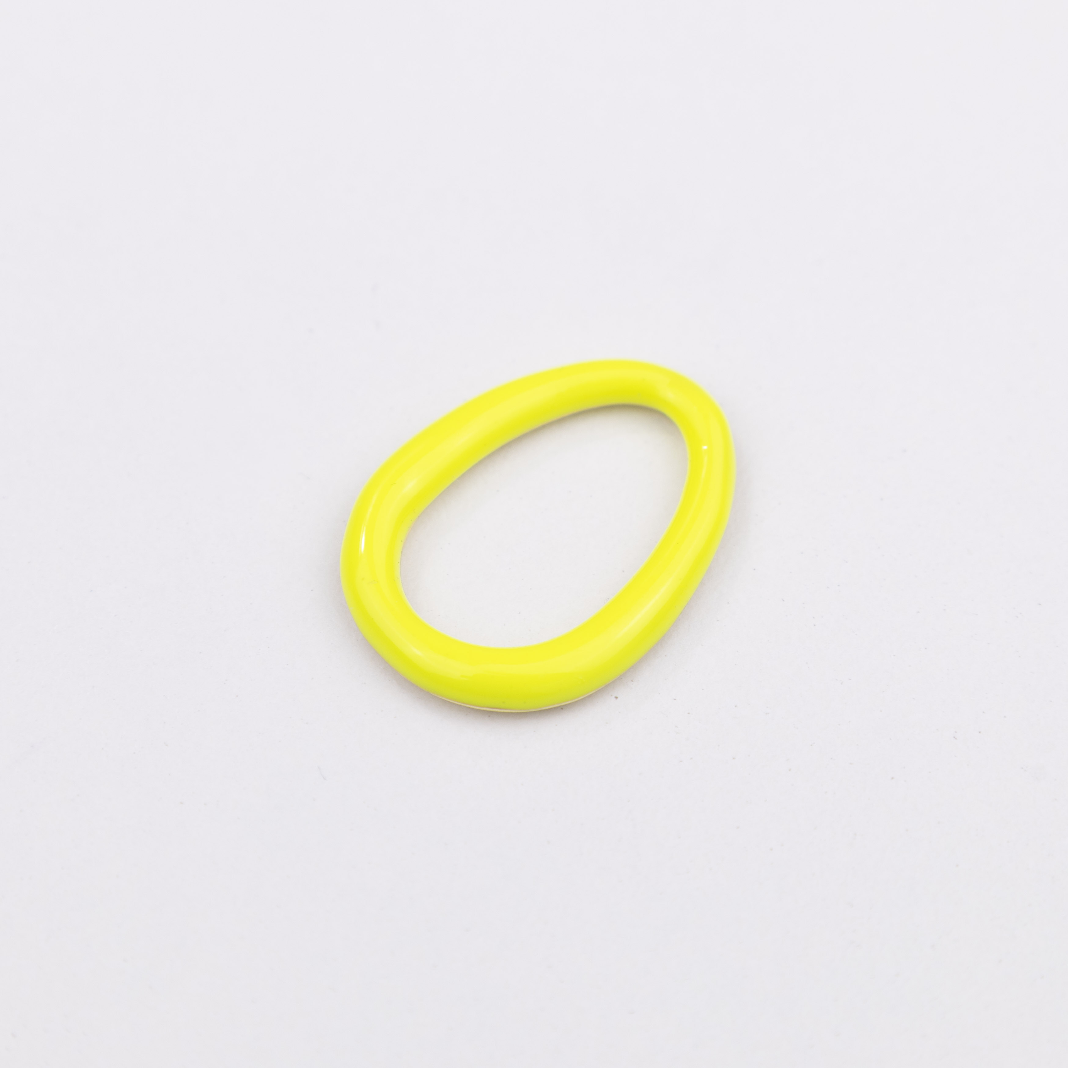 15424 Yellow Oval Enamel