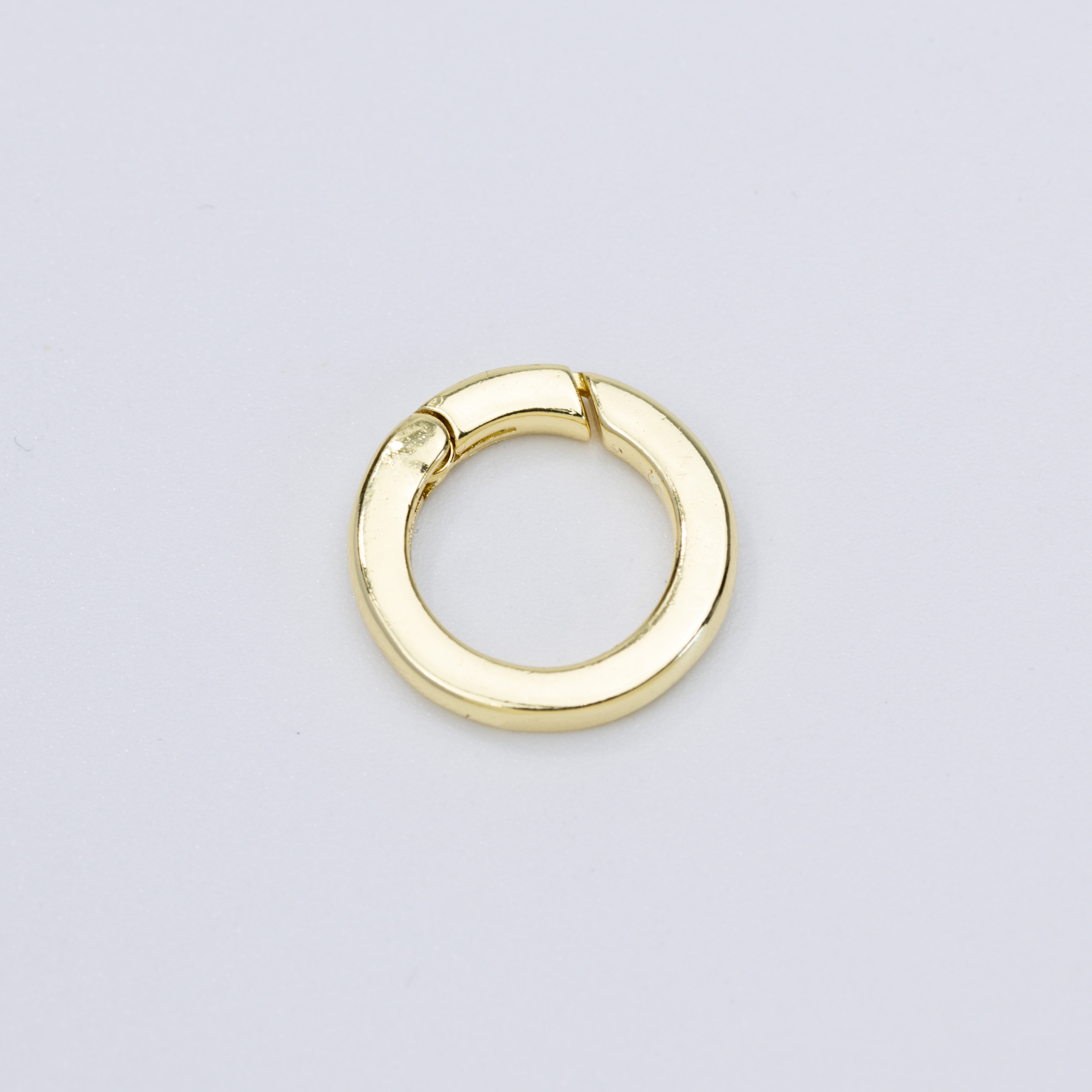 19864 18mm Gold Circular Clasp