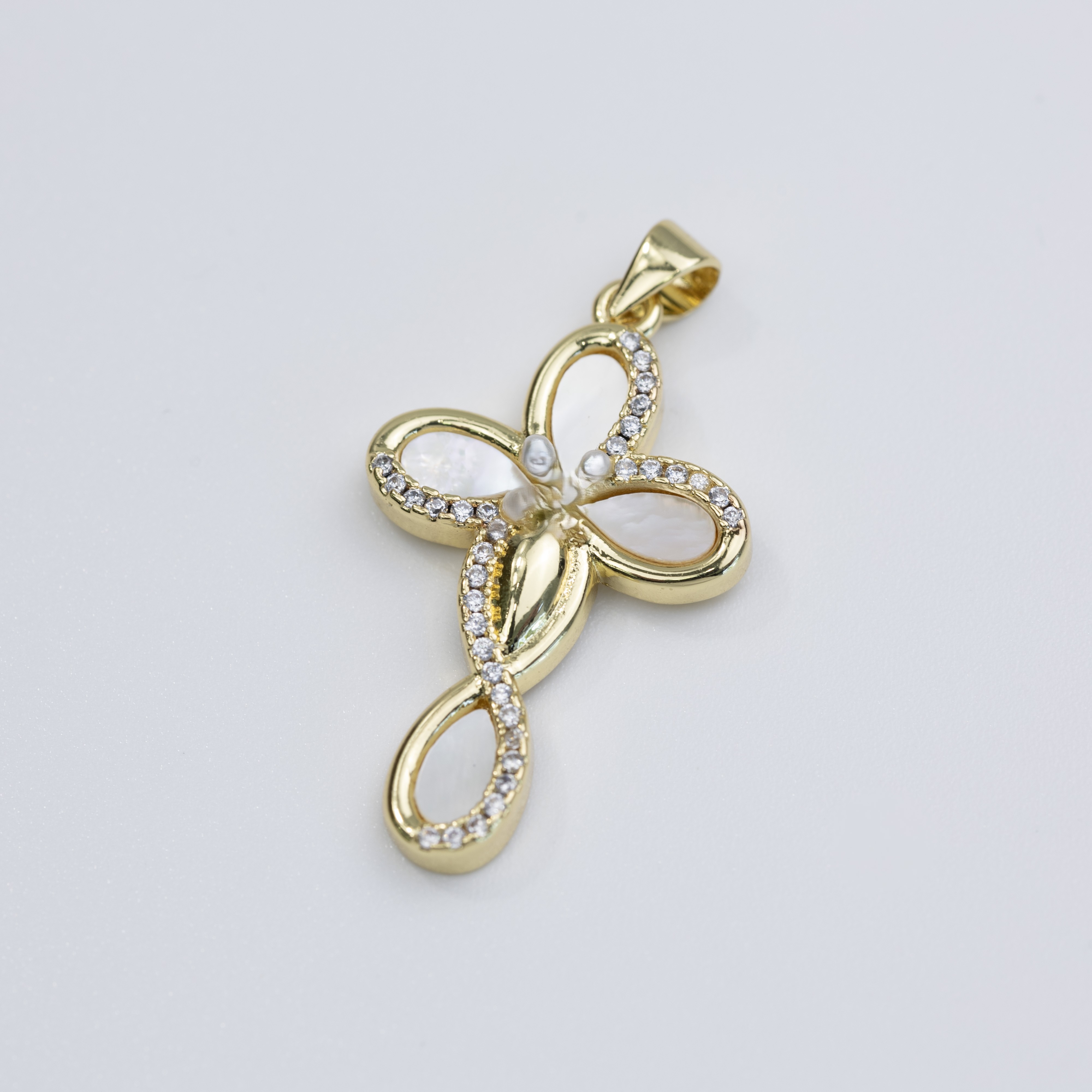 19595 Cross Pendant with Zircon