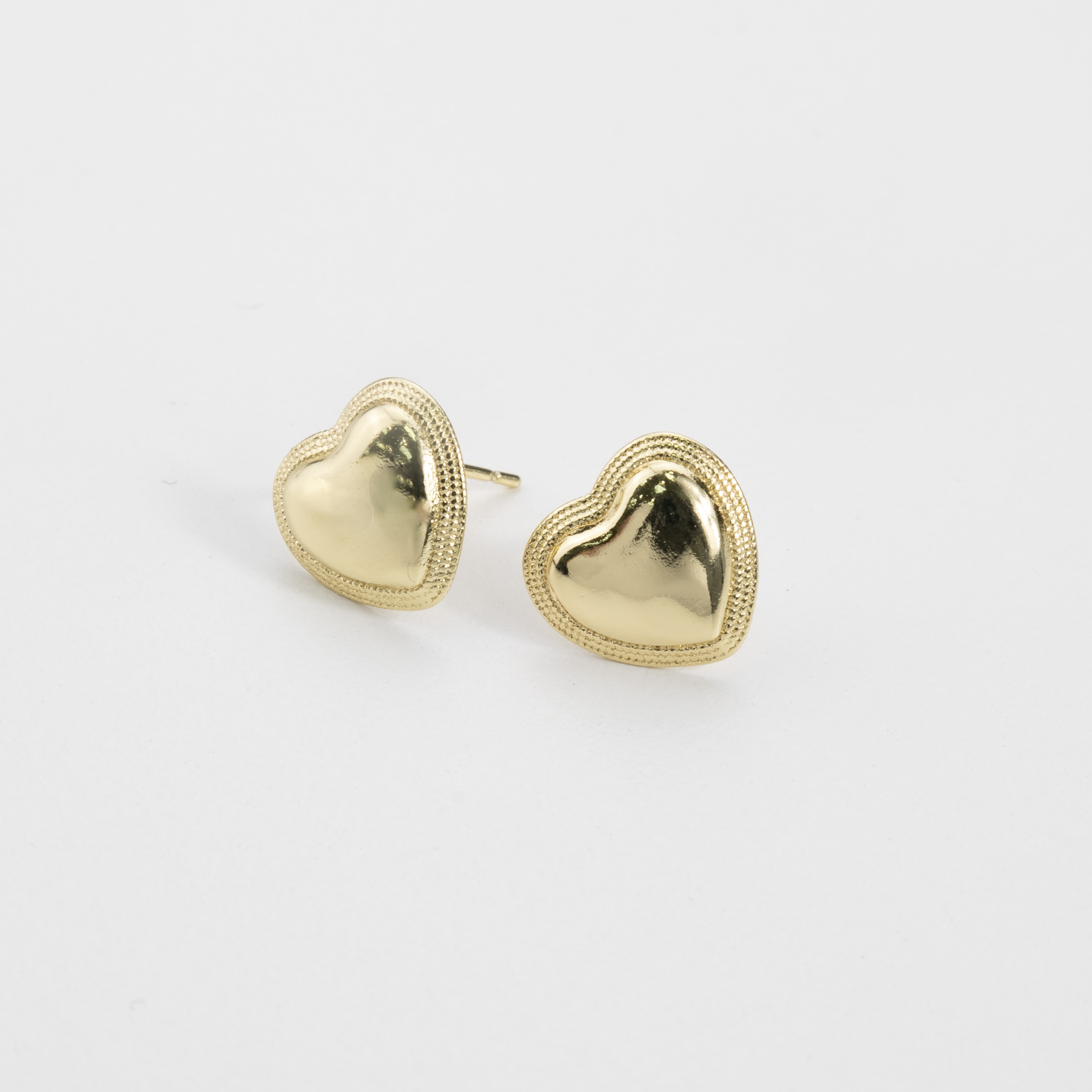 18741 Gold Heart Studs Earrings
